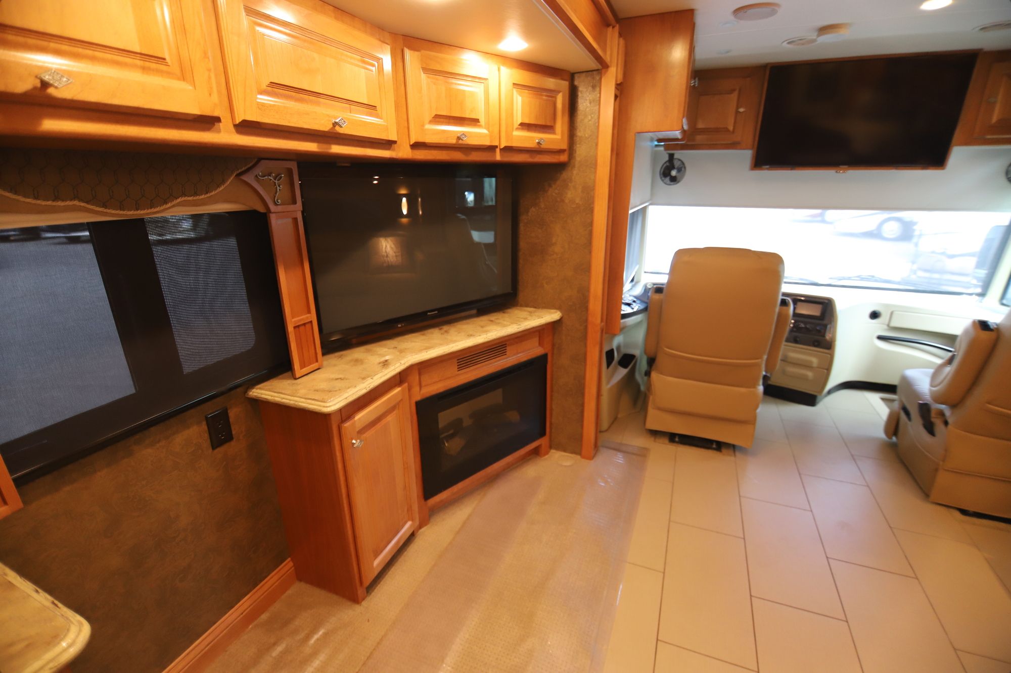 Used 2014 Tiffin Motor Homes Phaeton 40QBH Class A  For Sale