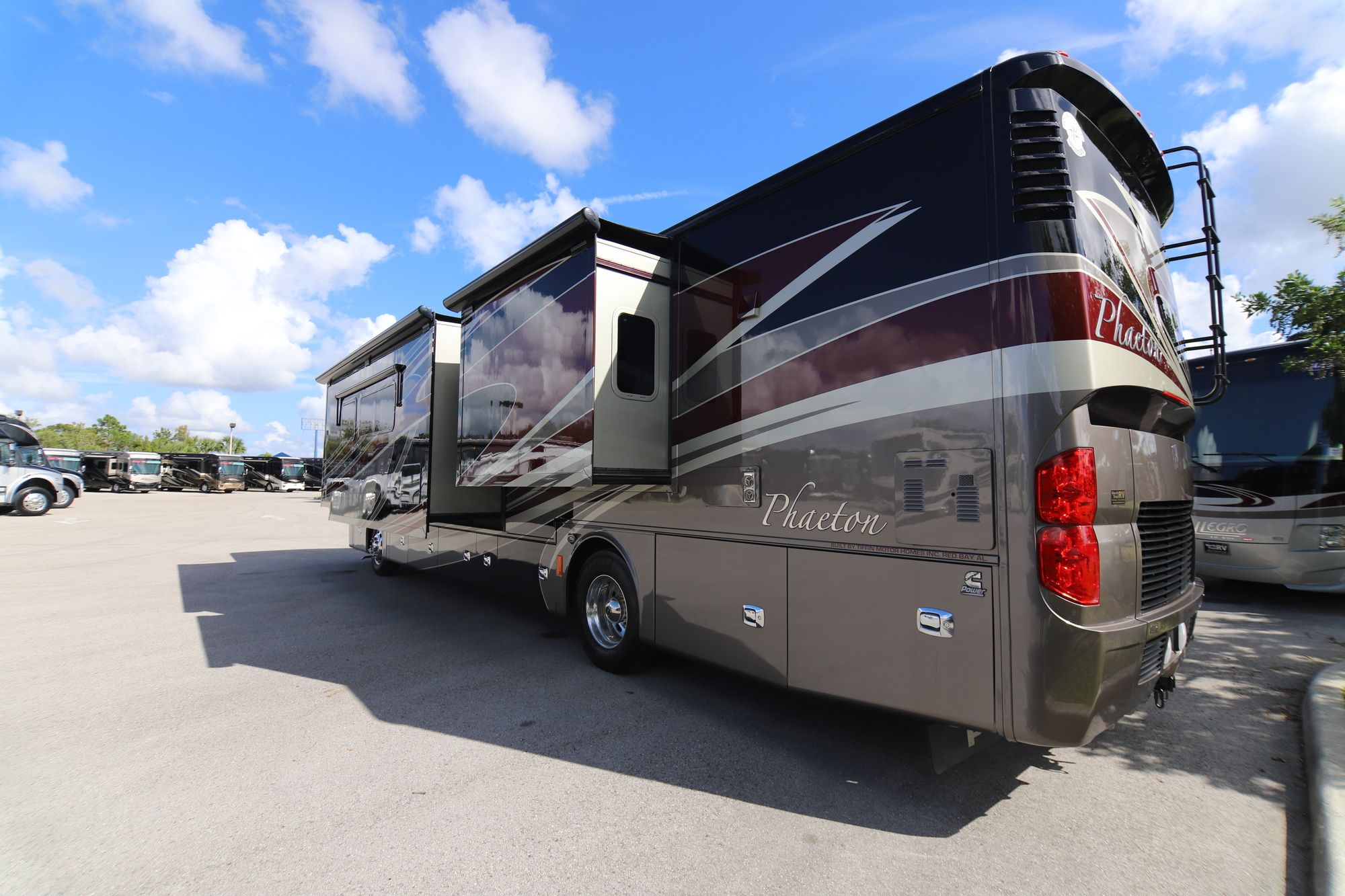 Used 2014 Tiffin Motor Homes Phaeton 40QBH Class A  For Sale