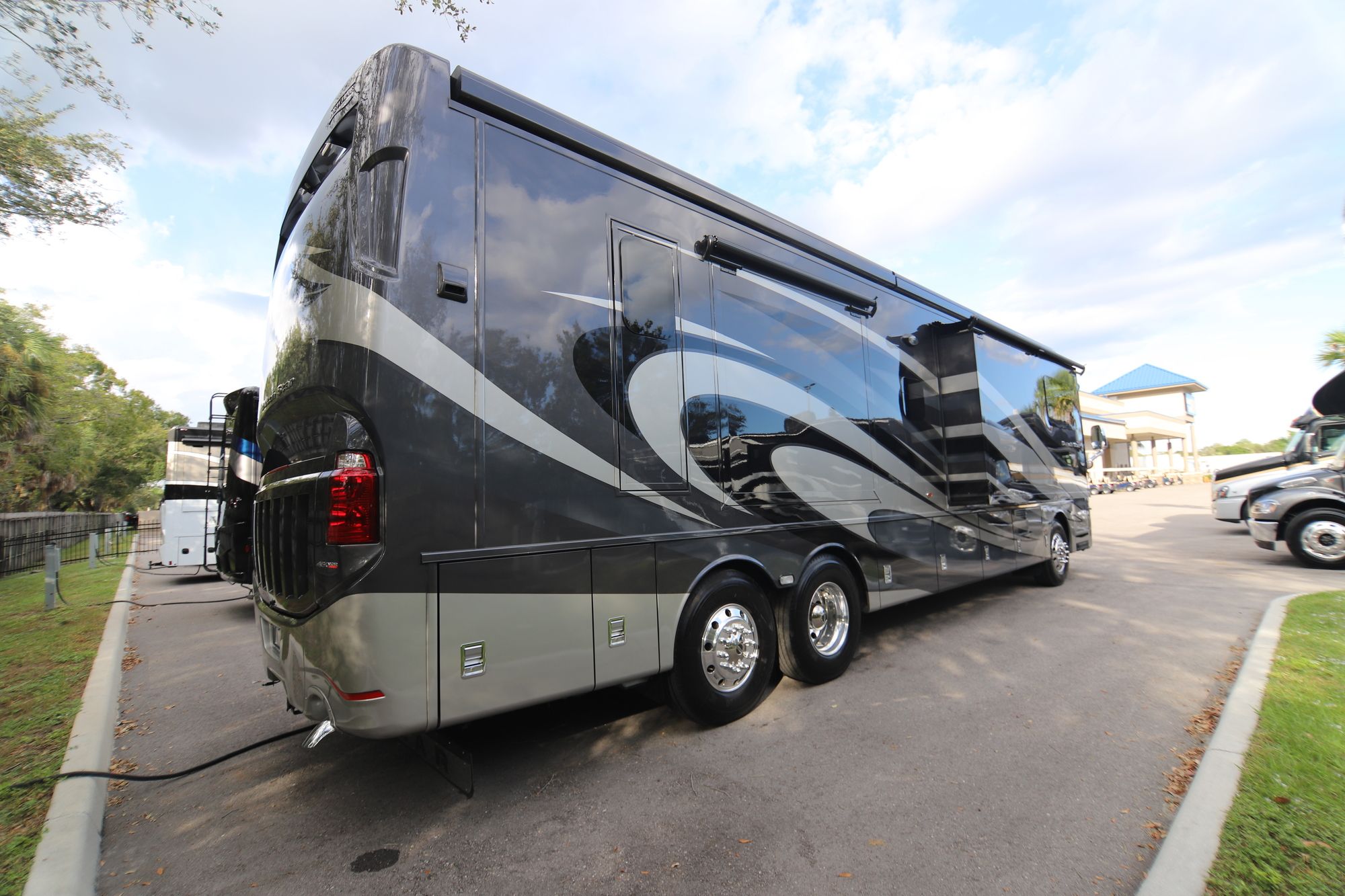 Used 2018 Newmar Dutch Star 4018 Class A  For Sale