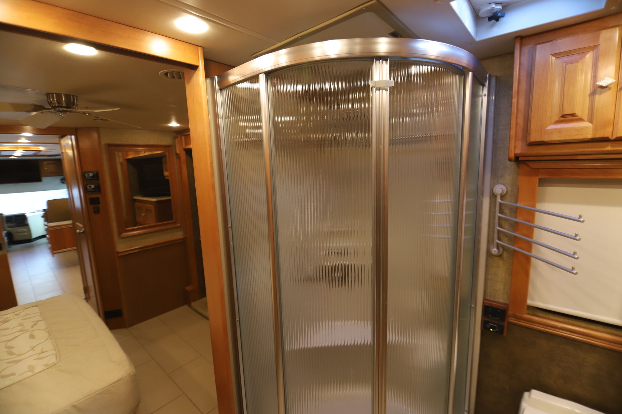Used 2014 Tiffin Motor Homes Phaeton 40QBH Class A  For Sale