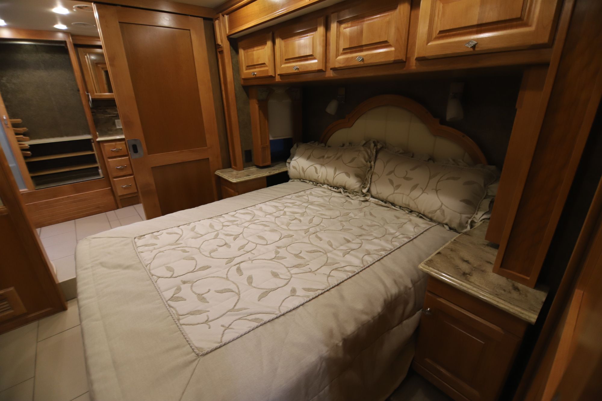Used 2014 Tiffin Motor Homes Phaeton 40QBH Class A  For Sale