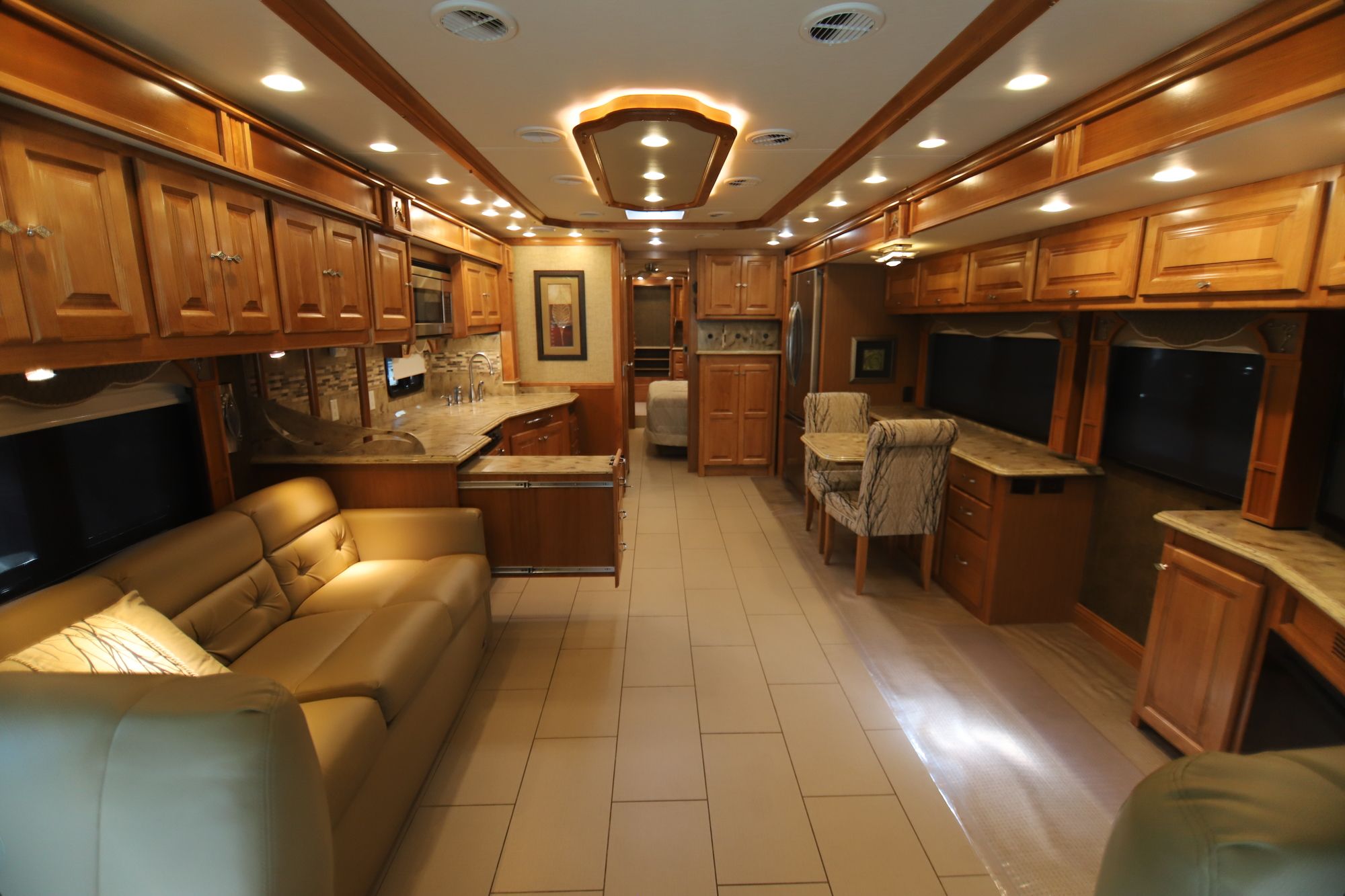 Used 2014 Tiffin Motor Homes Phaeton 40QBH Class A  For Sale