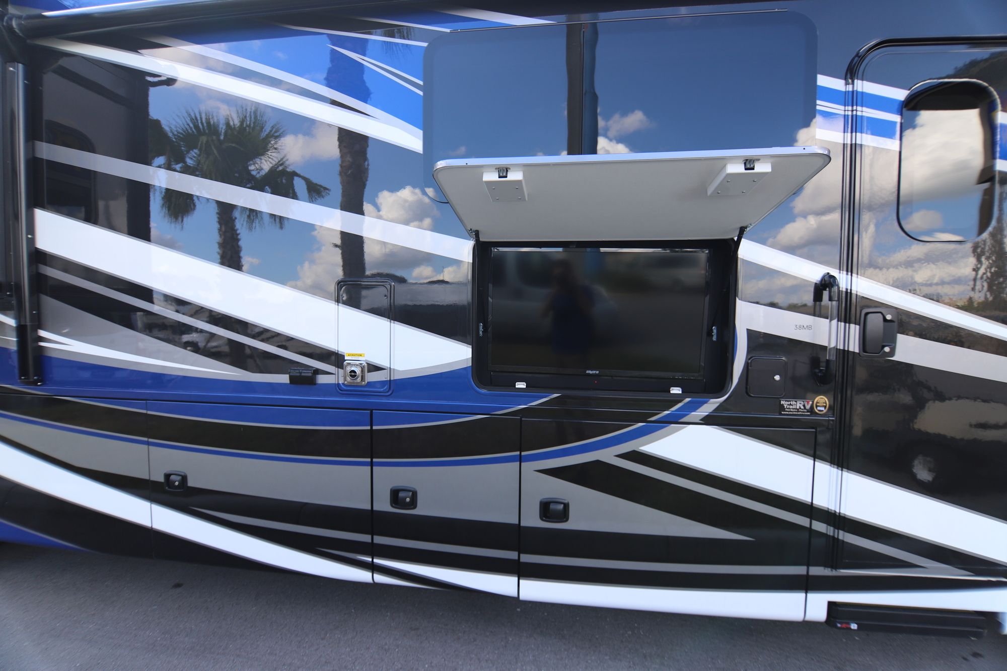 New 2019 Thor Outlaw 38MB Class A  For Sale