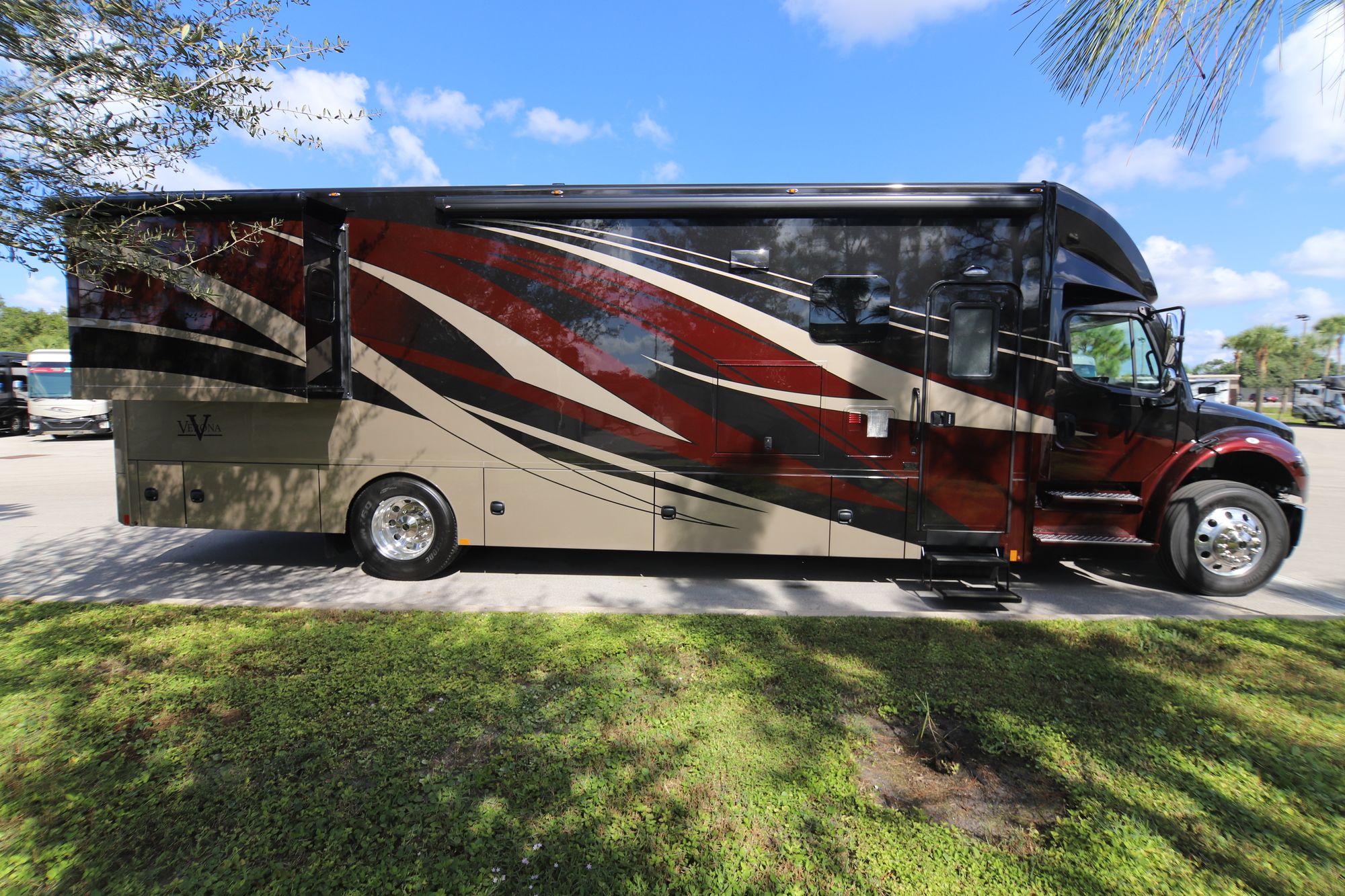 New 2019 Renegade Rv Verona 36VSB Super C  For Sale