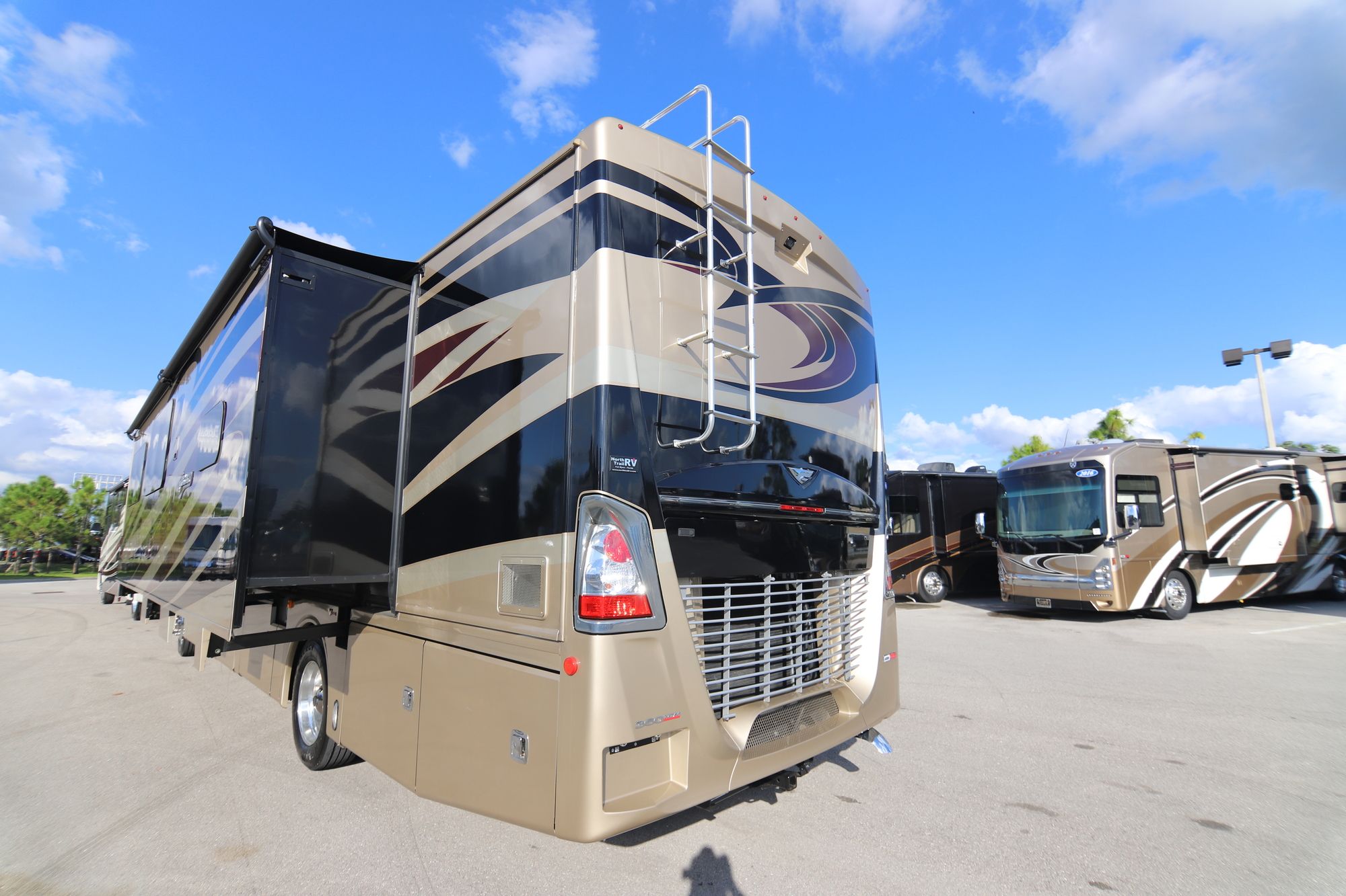 Used 2017 Fleetwood Discovery 38K Class A  For Sale