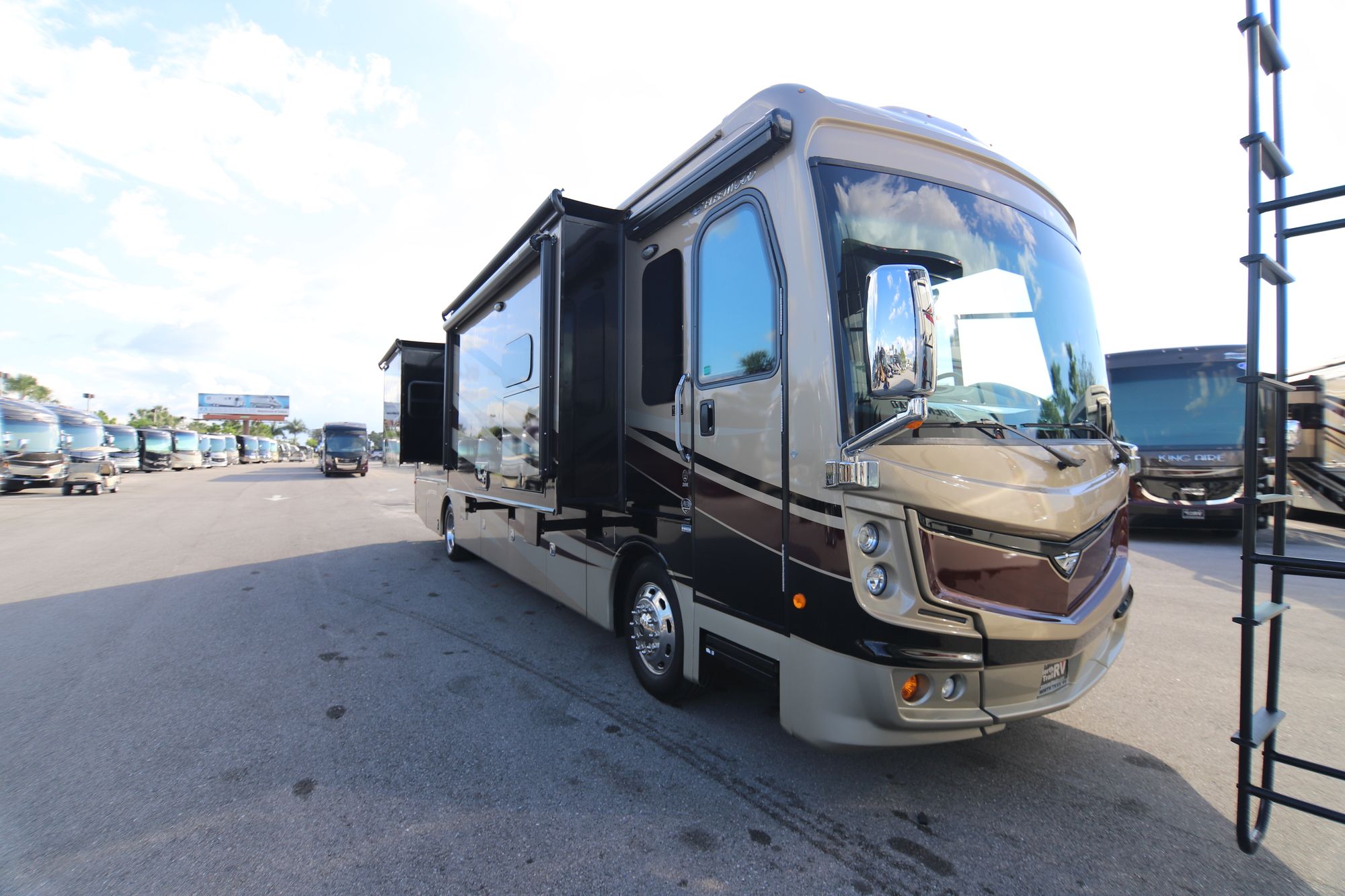 Used 2017 Fleetwood Discovery 38K Class A  For Sale