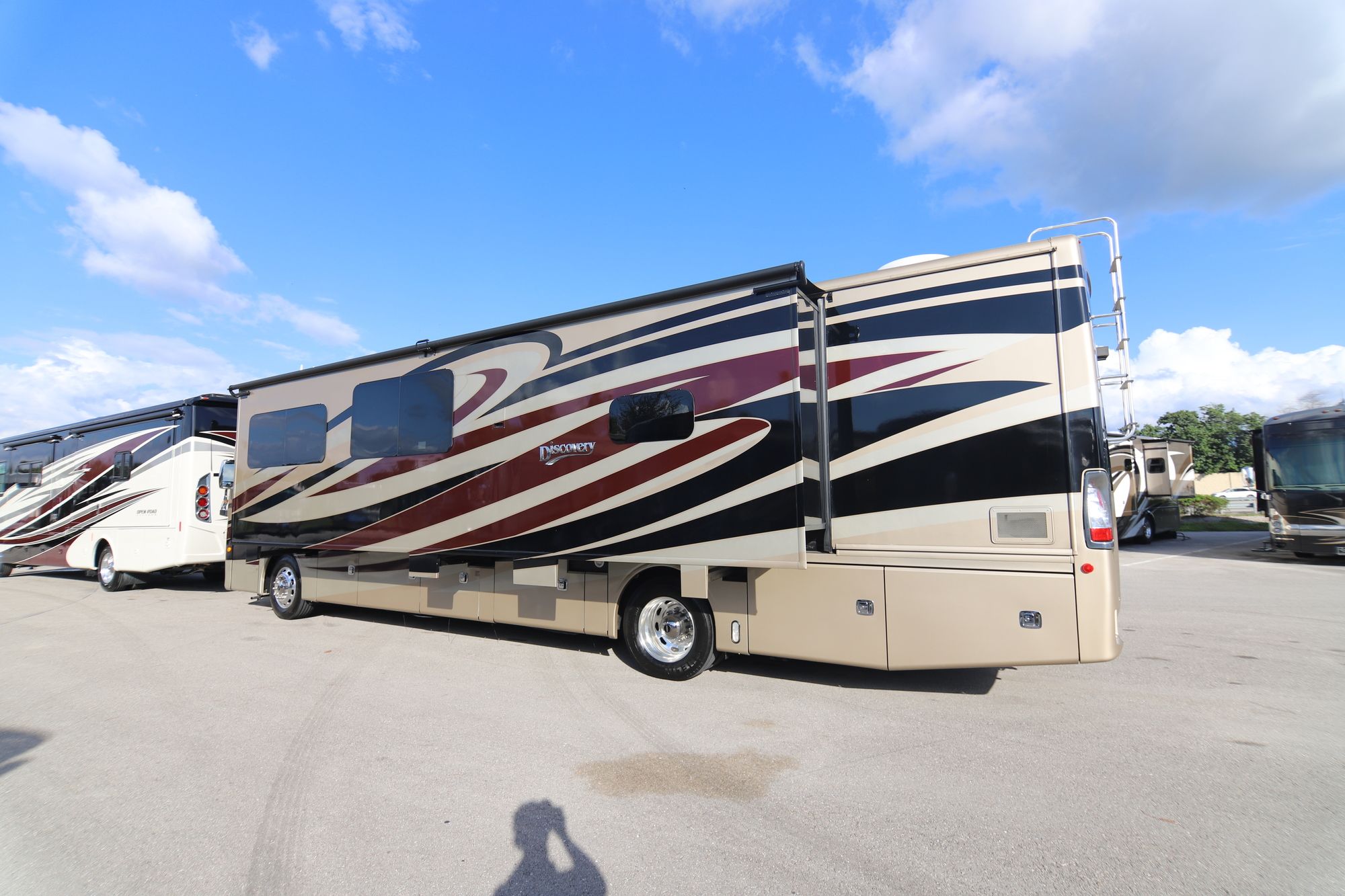 Used 2017 Fleetwood Discovery 38K Class A  For Sale