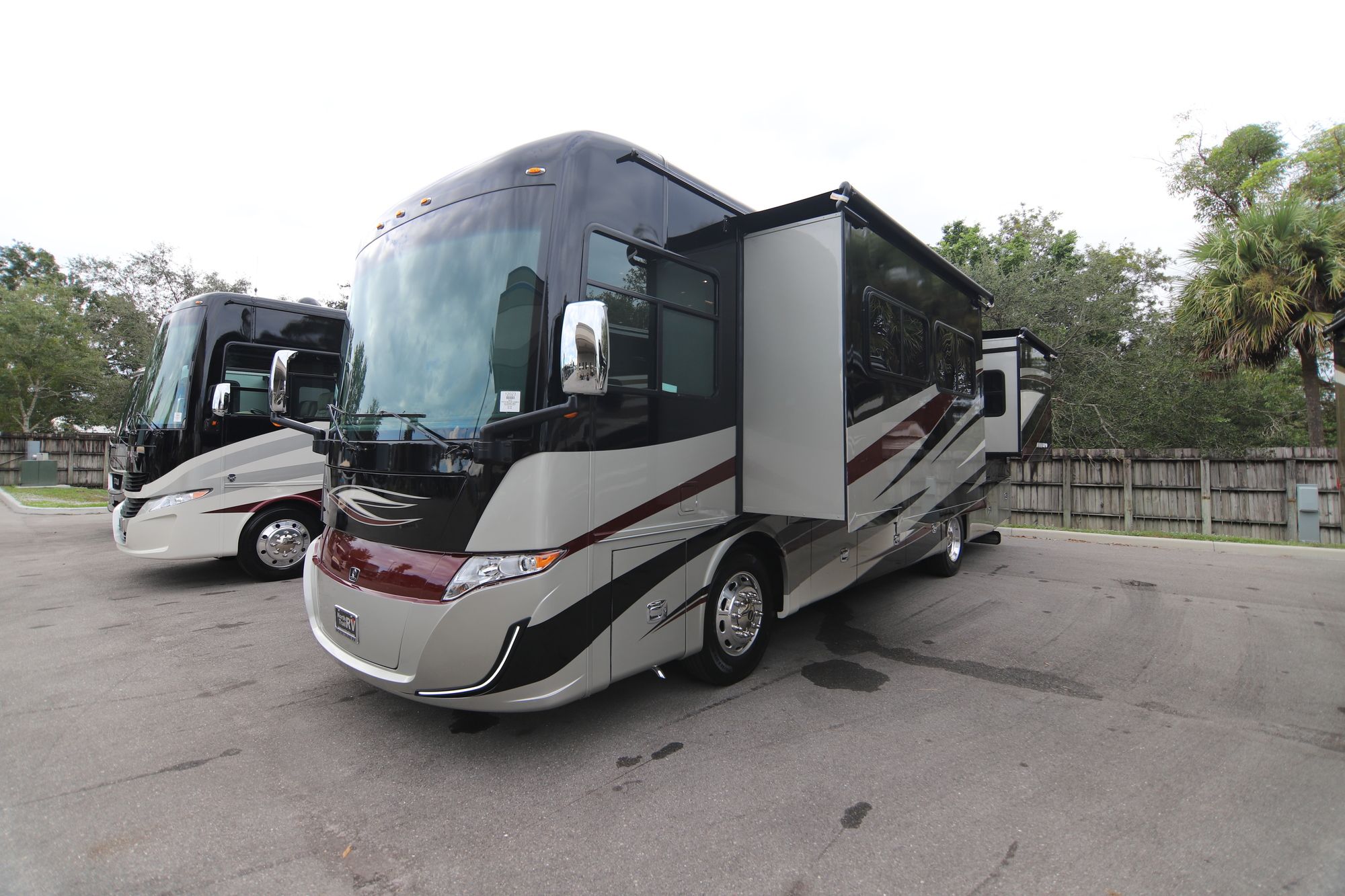 New 2019 Tiffin Motor Homes Allegro Red 33 AA Class A  For Sale