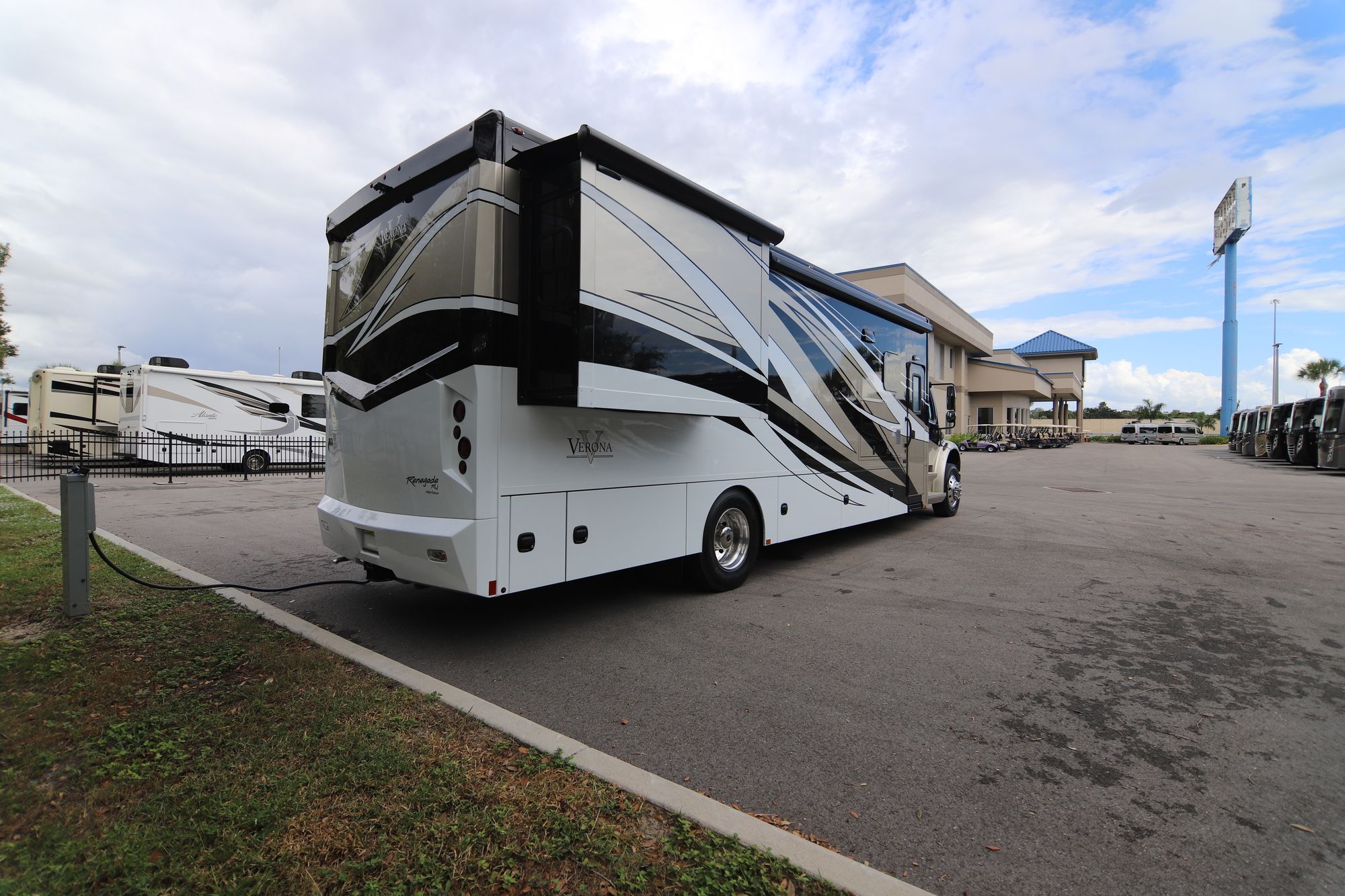 New 2019 Renegade Rv Verona 36VSB Super C  For Sale