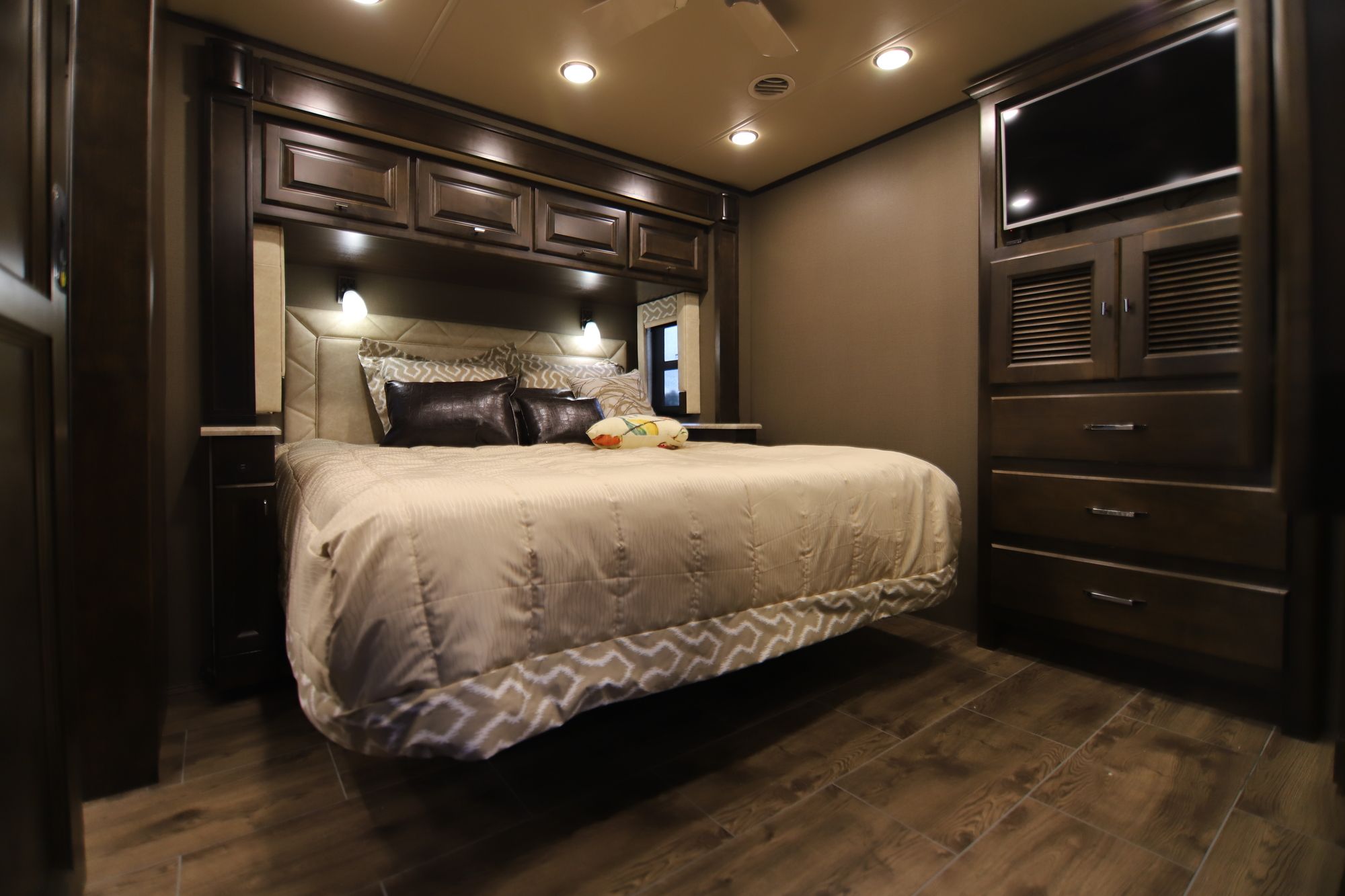 New 2018 Tiffin Motor Homes Allegro 34PA Class A  For Sale