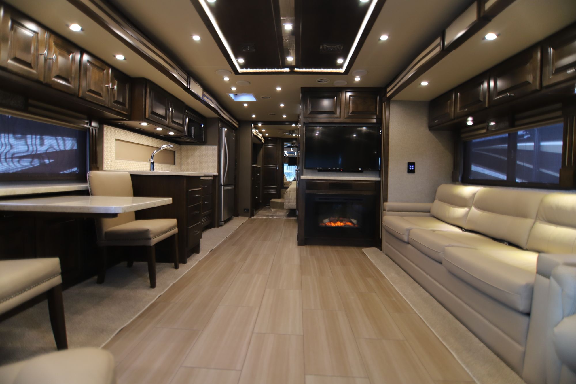 New 2019 Tiffin Motor Homes Allegro Red 33 AA Class A  For Sale