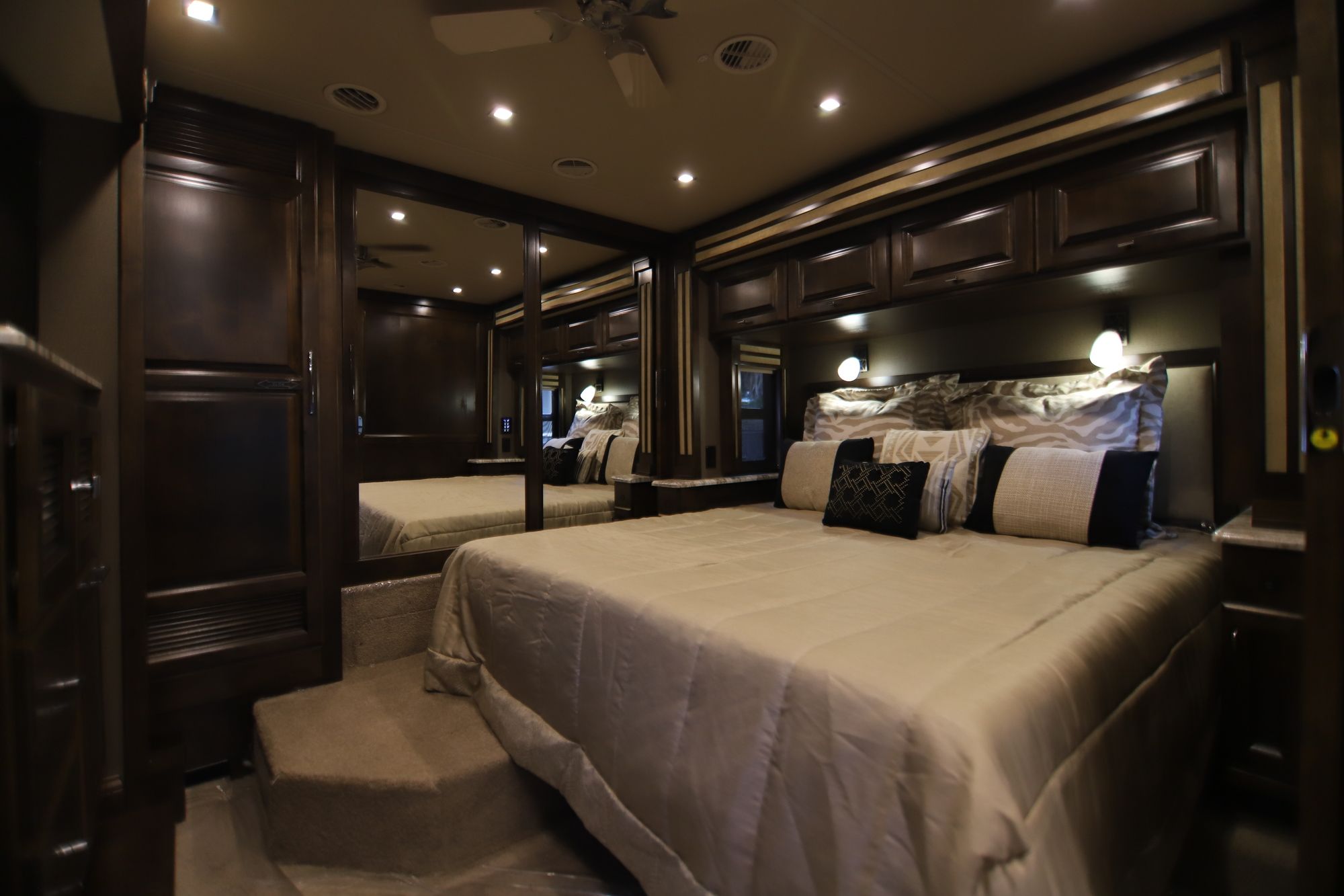 New 2019 Tiffin Motor Homes Allegro Red 33 AA Class A  For Sale