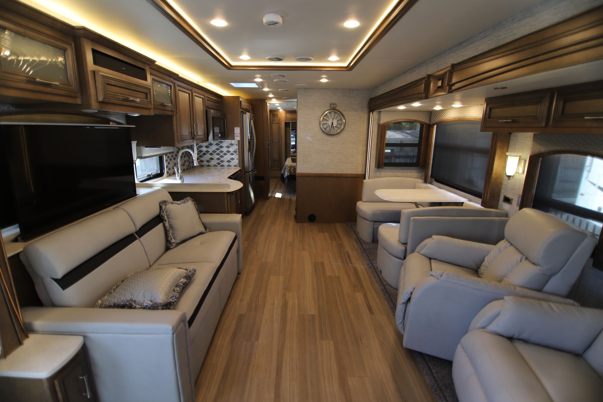 New 2019 Newmar Canyon Star 3722 Class A  For Sale