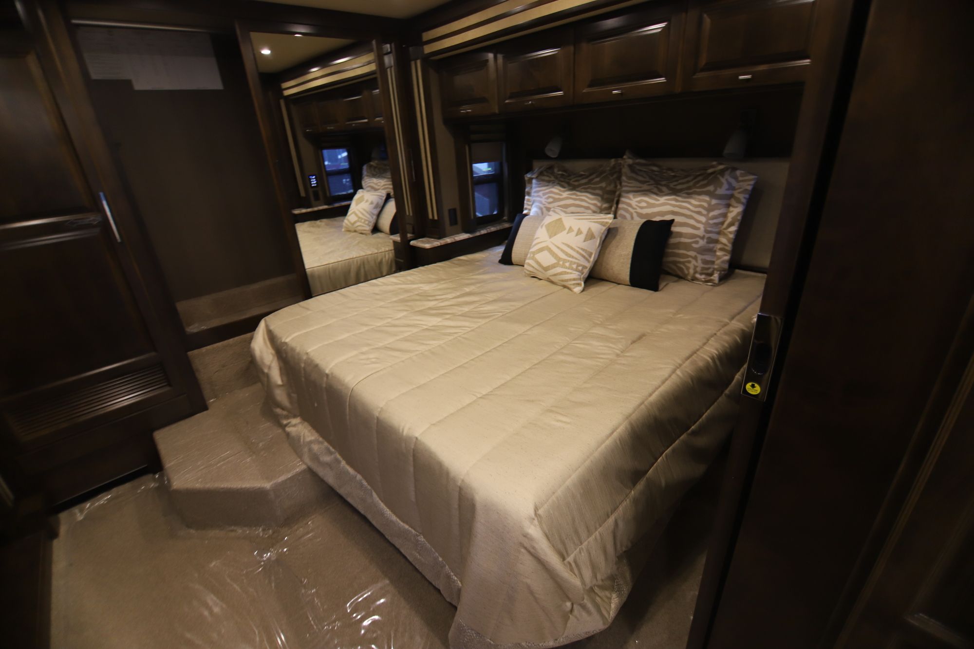 New 2019 Tiffin Motor Homes Allegro Red 33AA Class A  For Sale