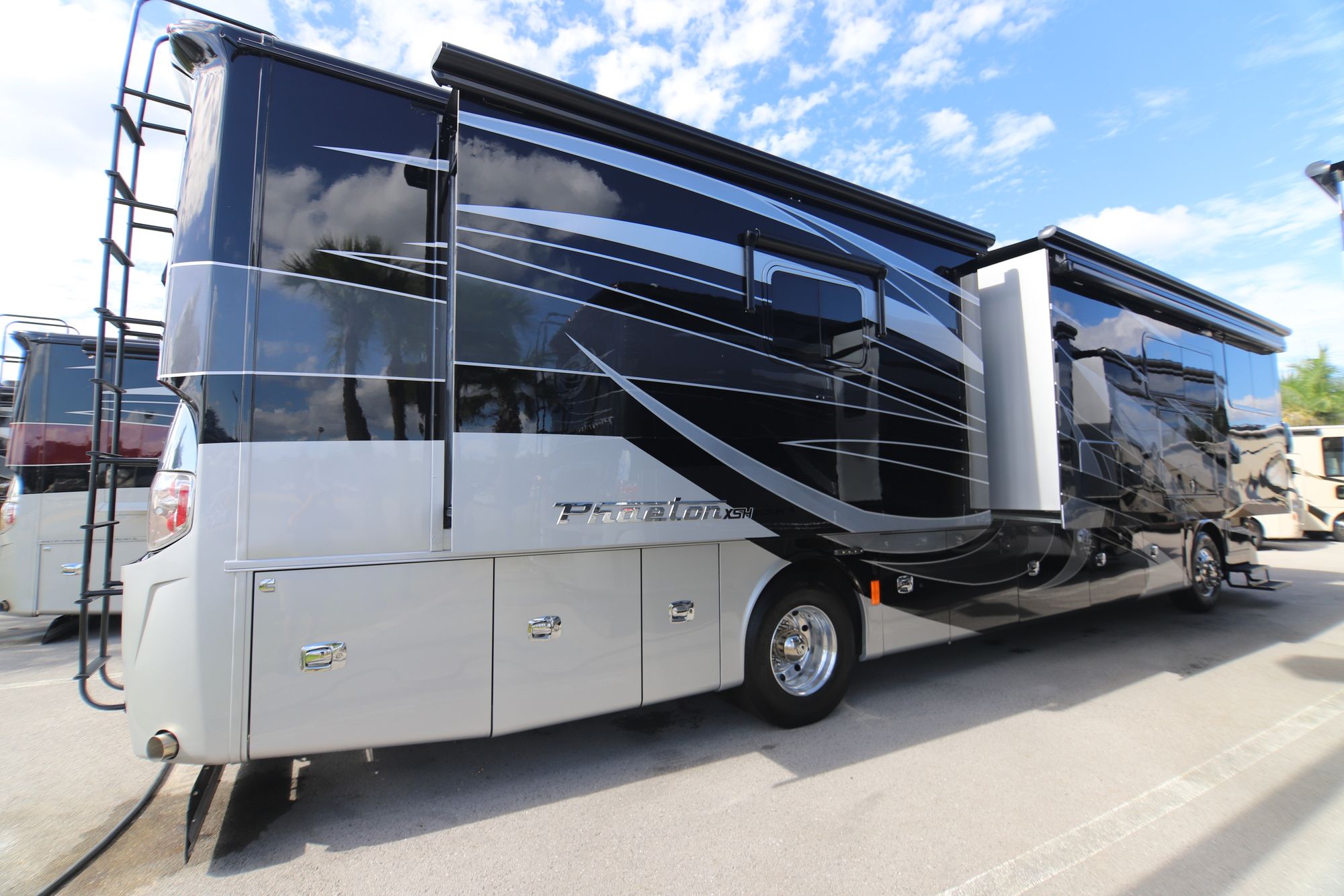 New 2019 Tiffin Motor Homes Phaeton 40IH Class A  For Sale