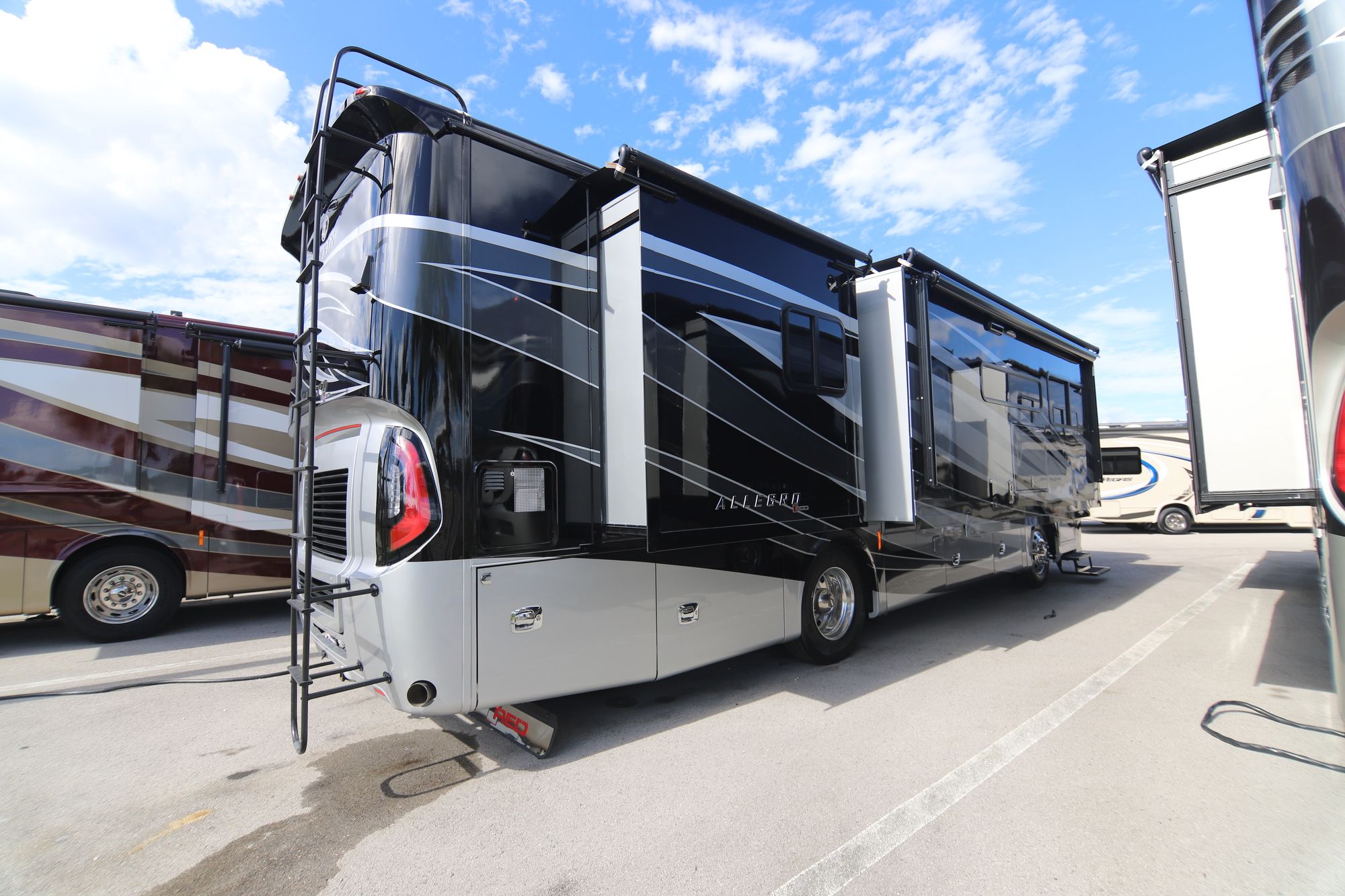 New 2019 Tiffin Motor Homes Allegro Red 33AA Class A  For Sale