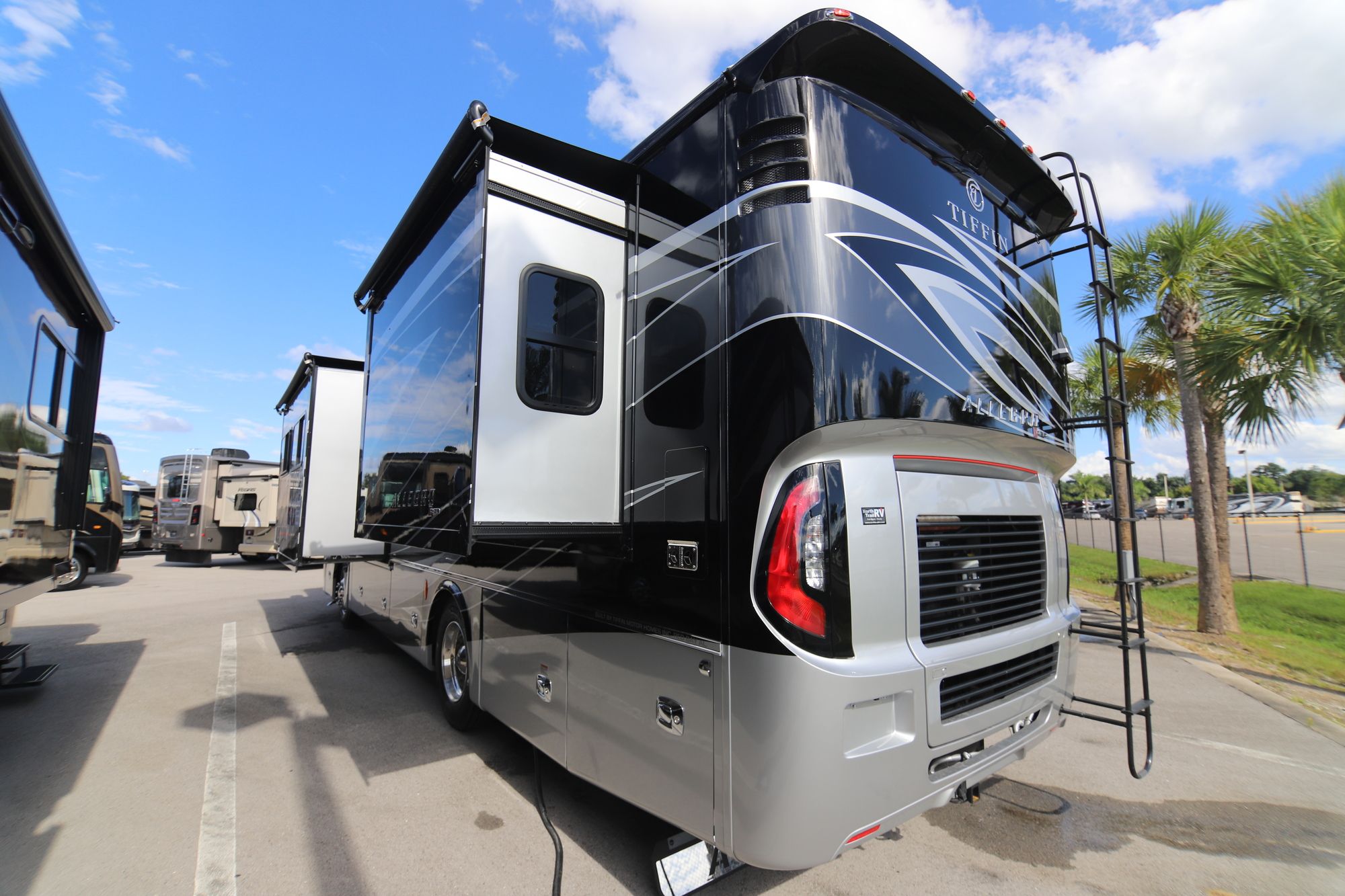 New 2019 Tiffin Motor Homes Allegro Red 33AA Class A  For Sale