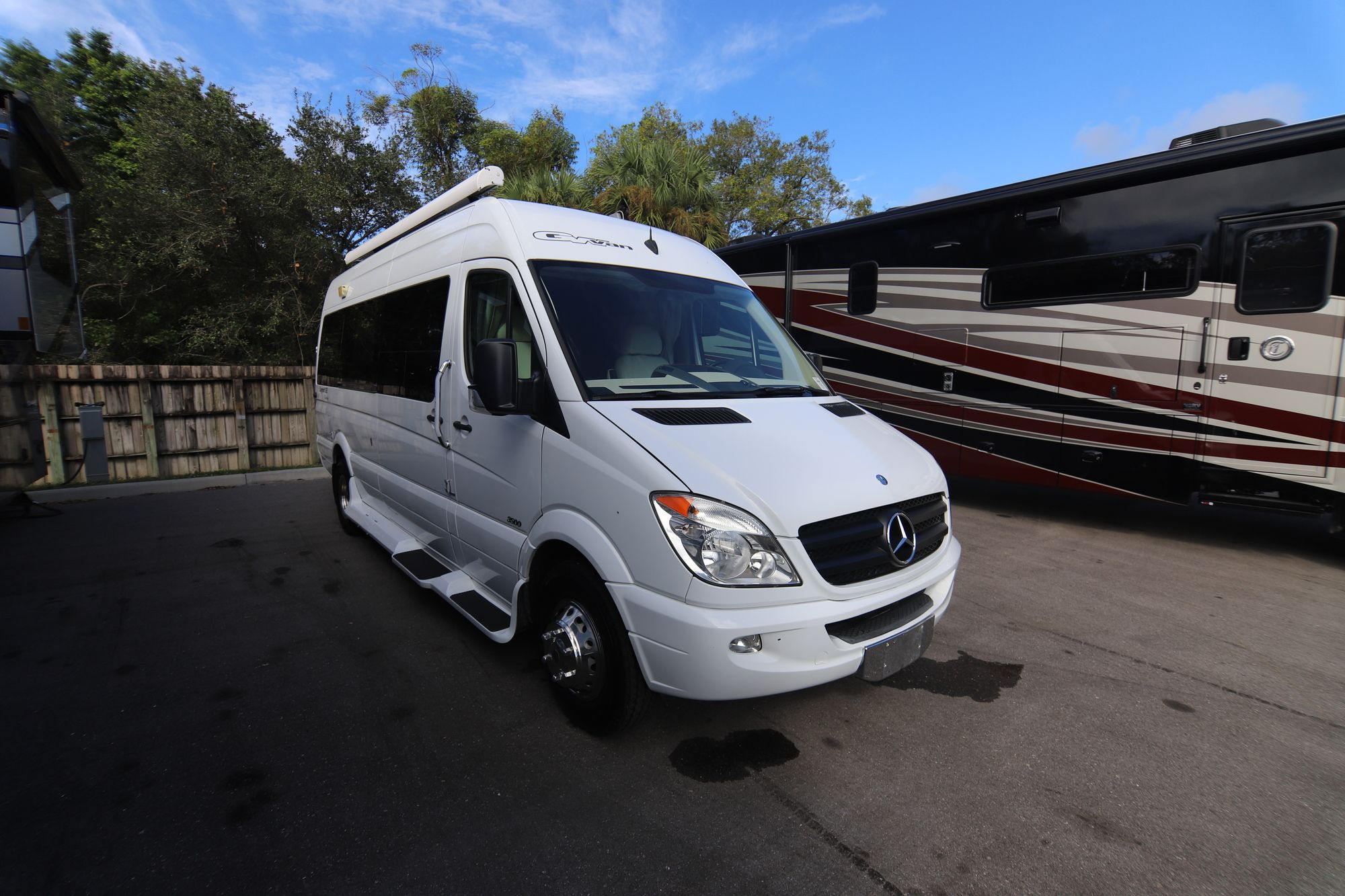 Used 2013 Great West Legend Se LEGEND SE Class B  For Sale