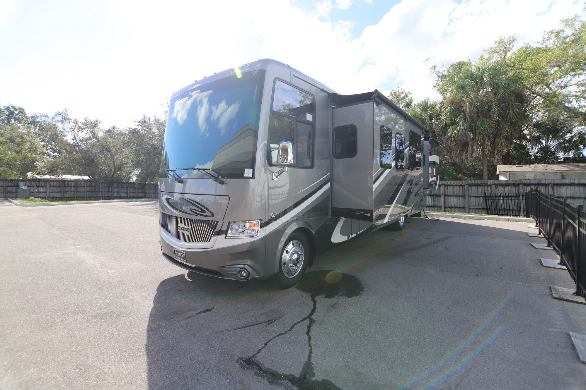 New 2019 Newmar Canyon Star 3722 Class A  For Sale