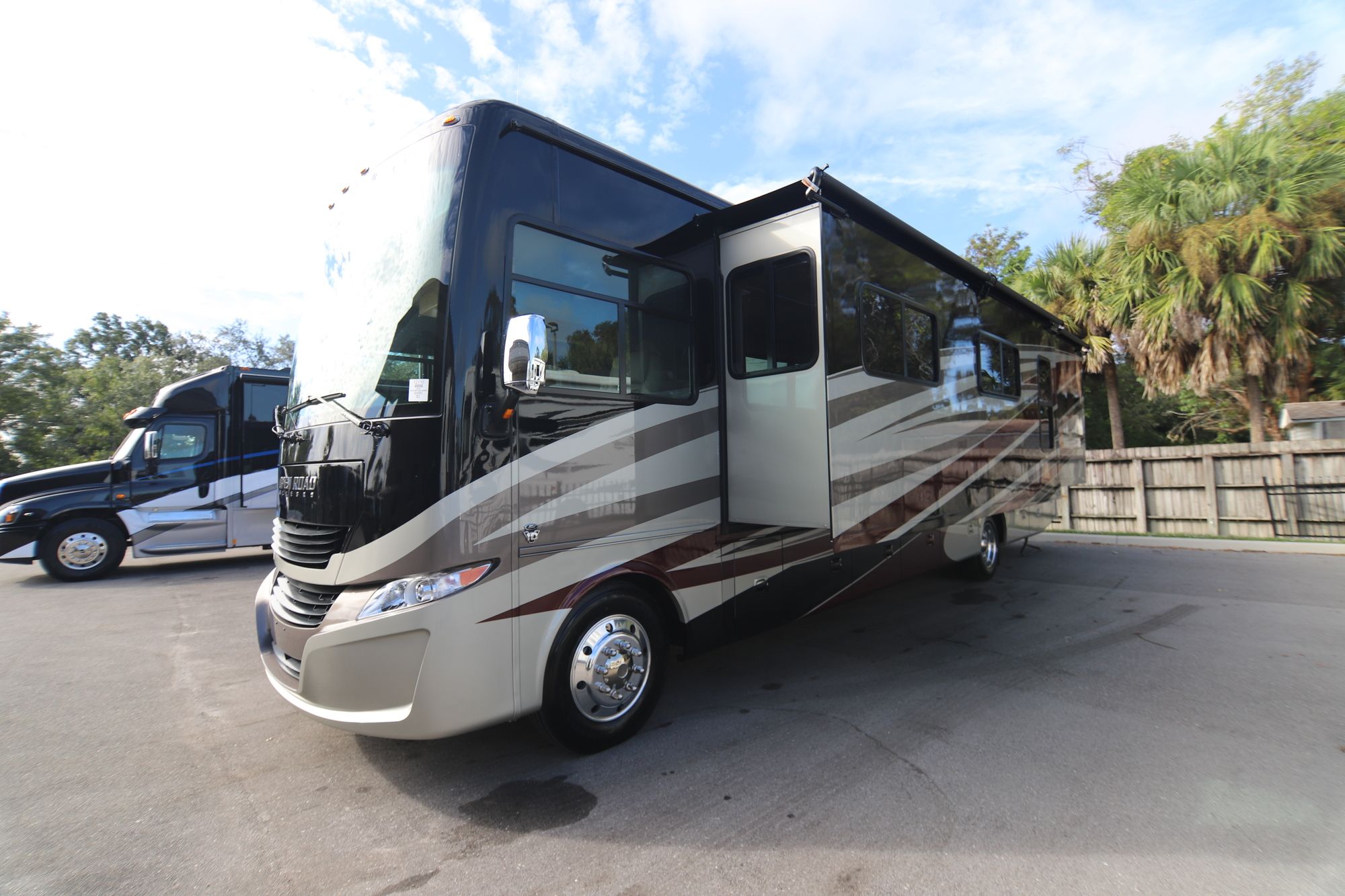 New 2019 Tiffin Motor Homes Allegro 36LA Class A  For Sale