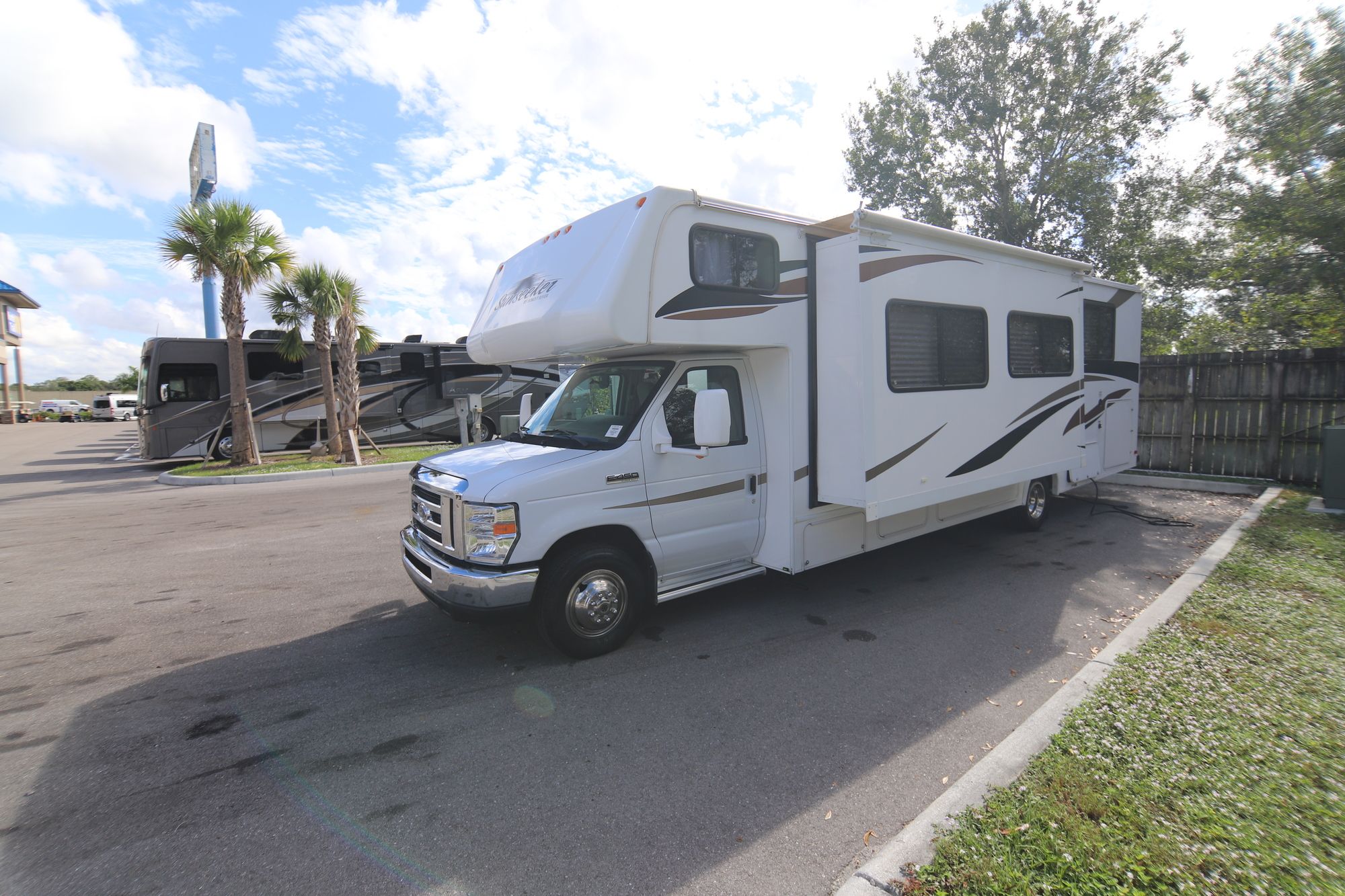 Used 2013 Forest River Sunseeker 3100SS Class C  For Sale