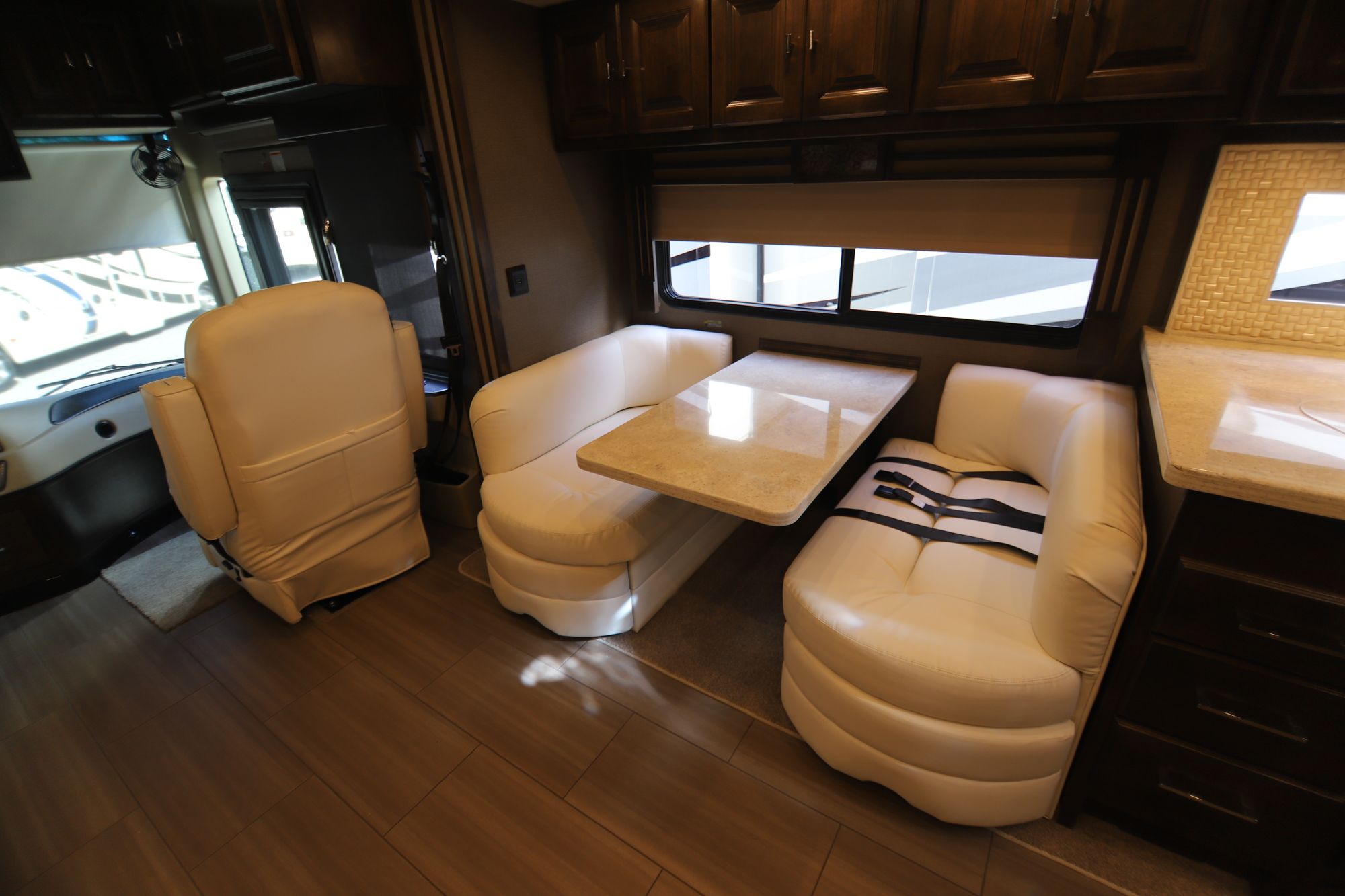 New 2019 Tiffin Motor Homes Allegro Red 33AA Class A  For Sale