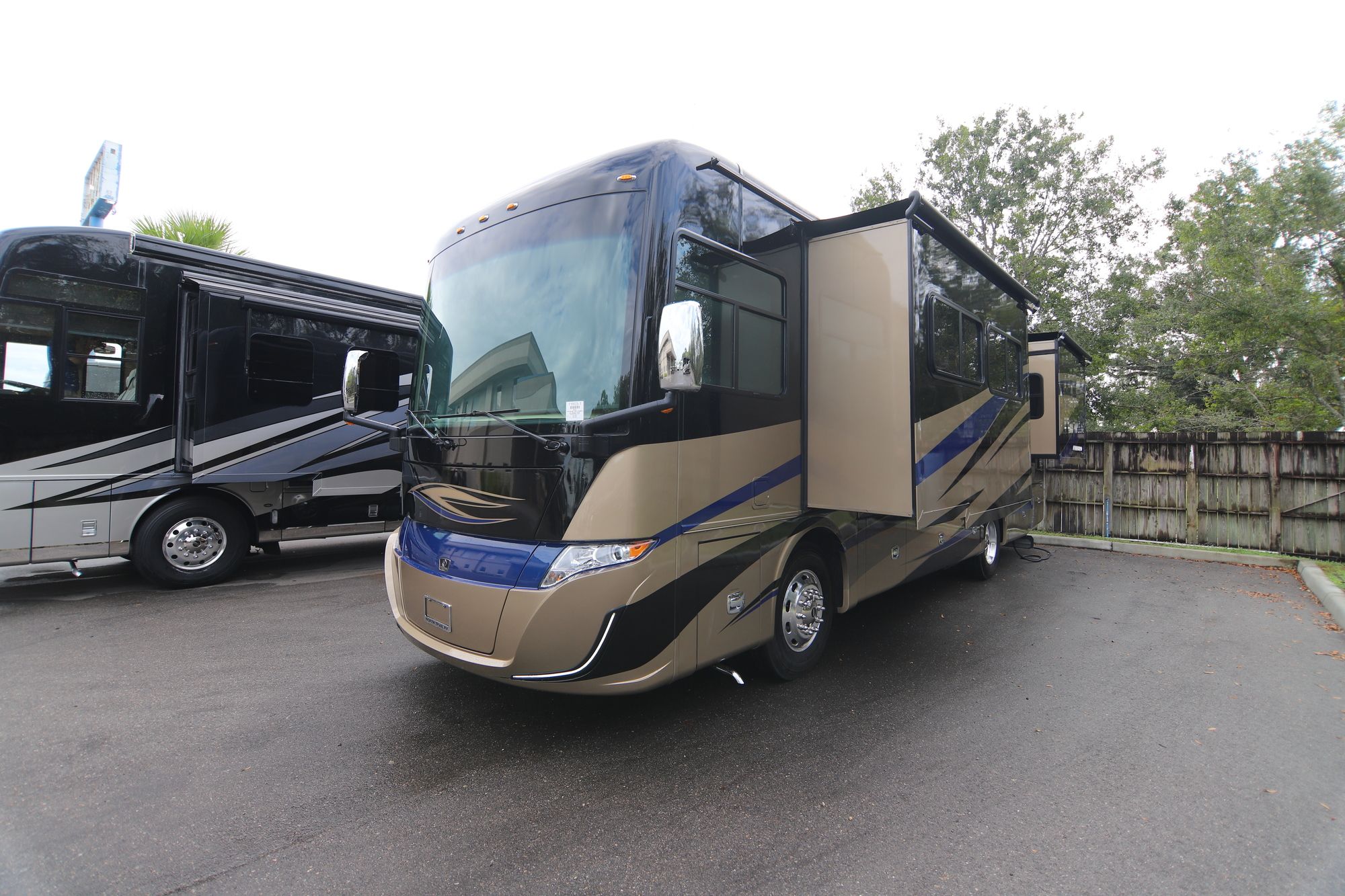 Used 2018 Tiffin Motor Homes Allegro Red 33 AA Class A  For Sale