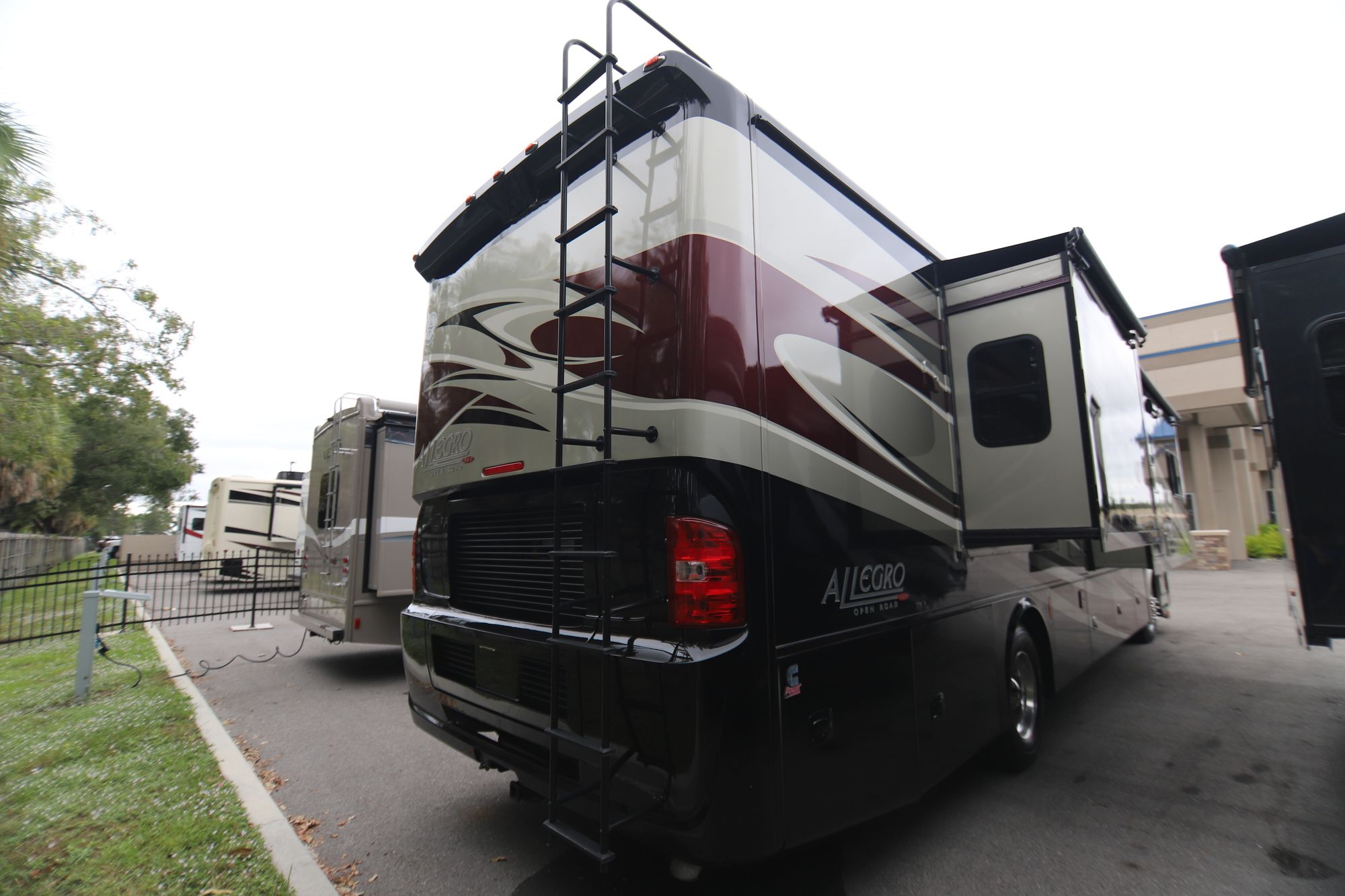 Used 2014 Tiffin Motor Homes Allegro Red 38QRA Class A  For Sale