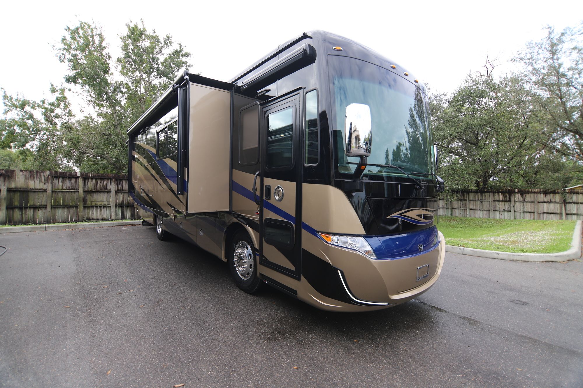 Used 2018 Tiffin Motor Homes Allegro Red 33 AA Class A  For Sale