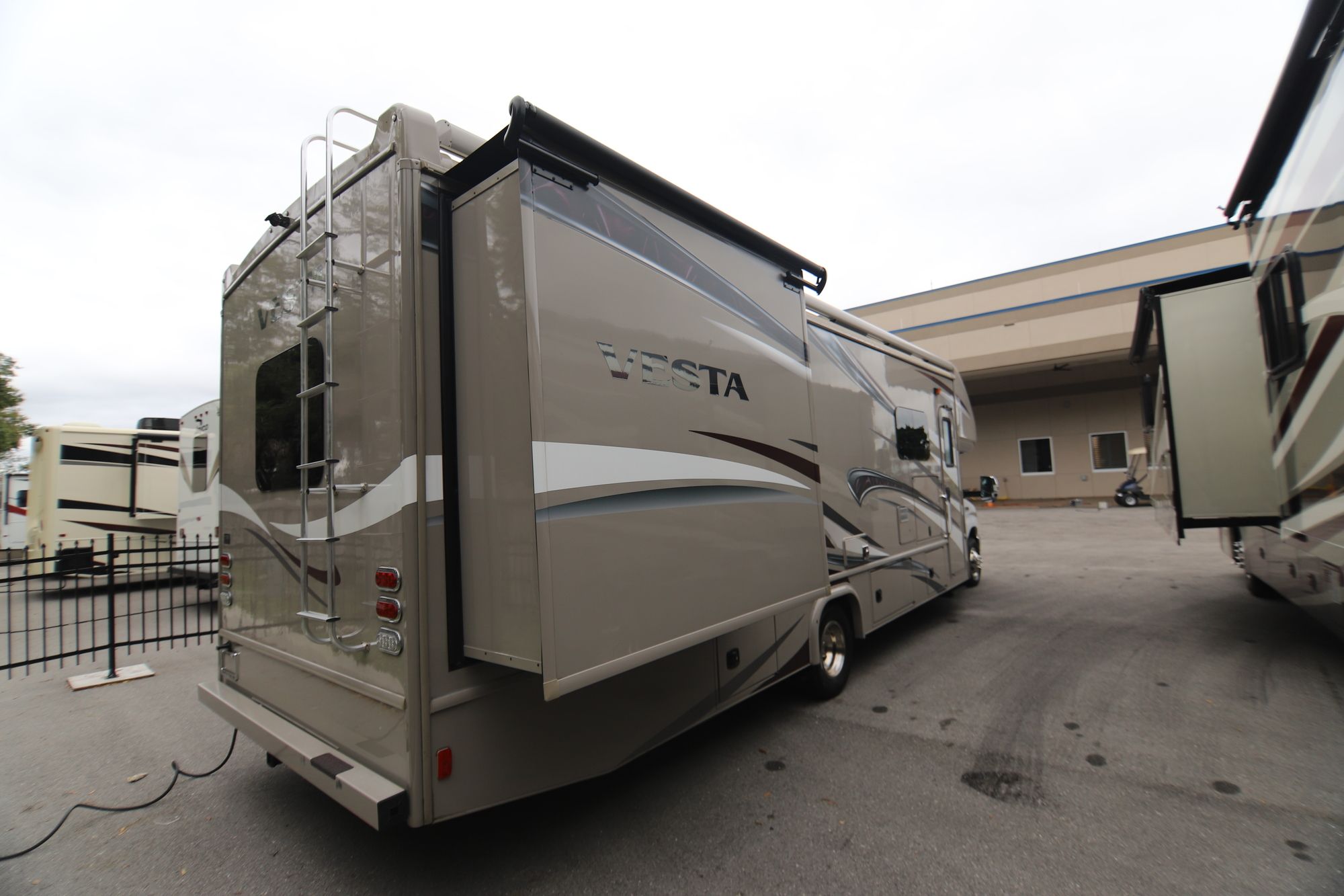 Used 2017 Holiday Rambler Vesta 31U Class C  For Sale