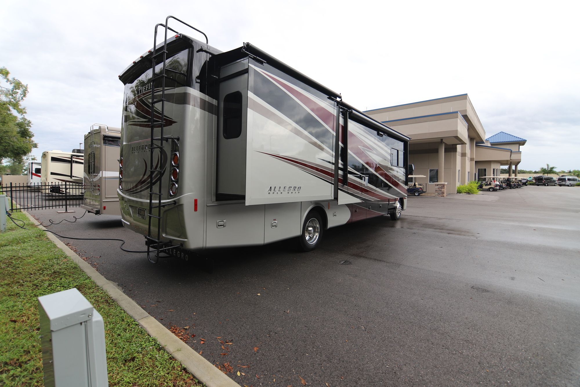 Used 2017 Tiffin Motor Homes Allegro 34PA Class A  For Sale