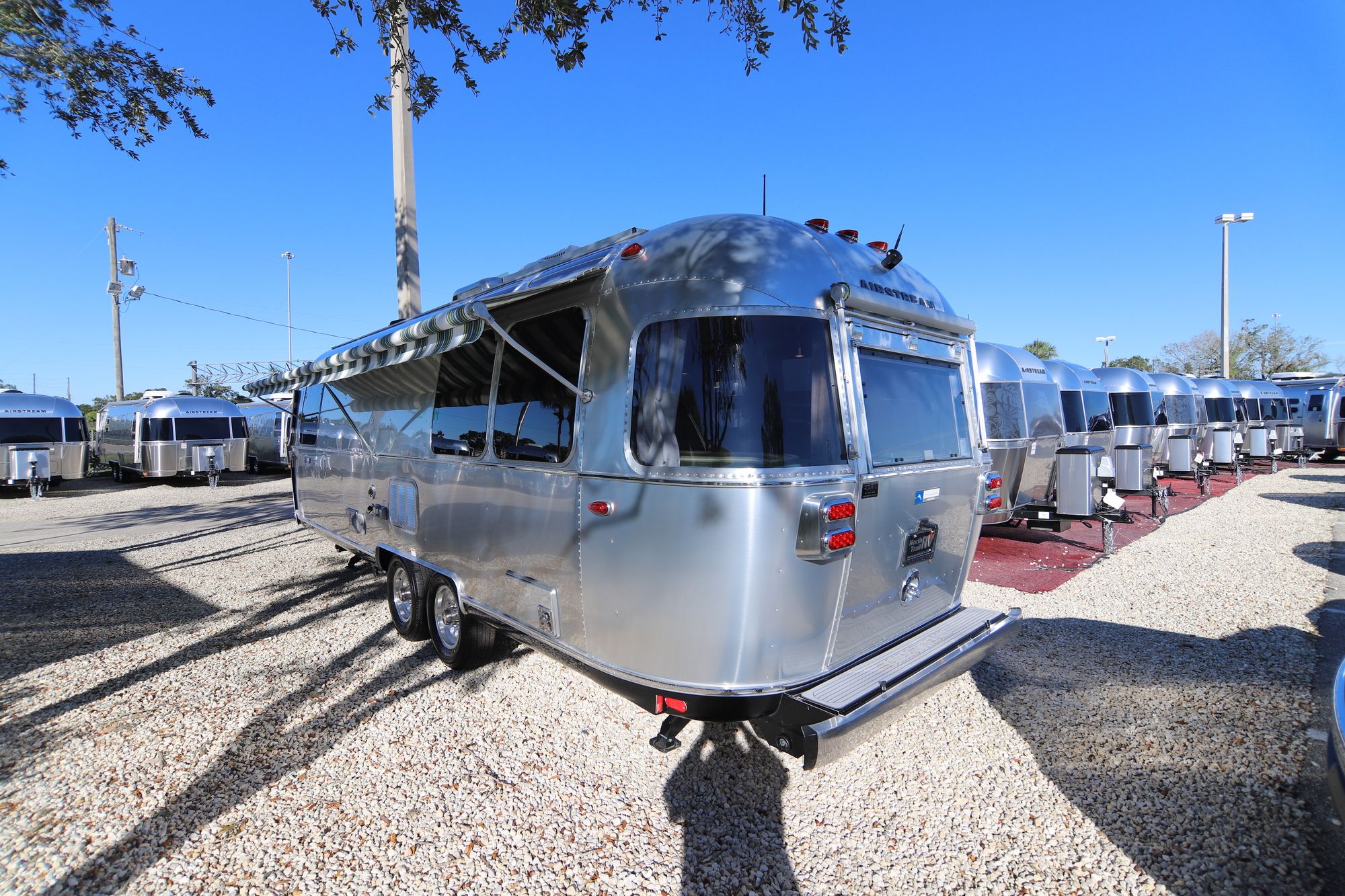 New 2019 Airstream Tommy Bahama 27FB Travel Trailer  For Sale