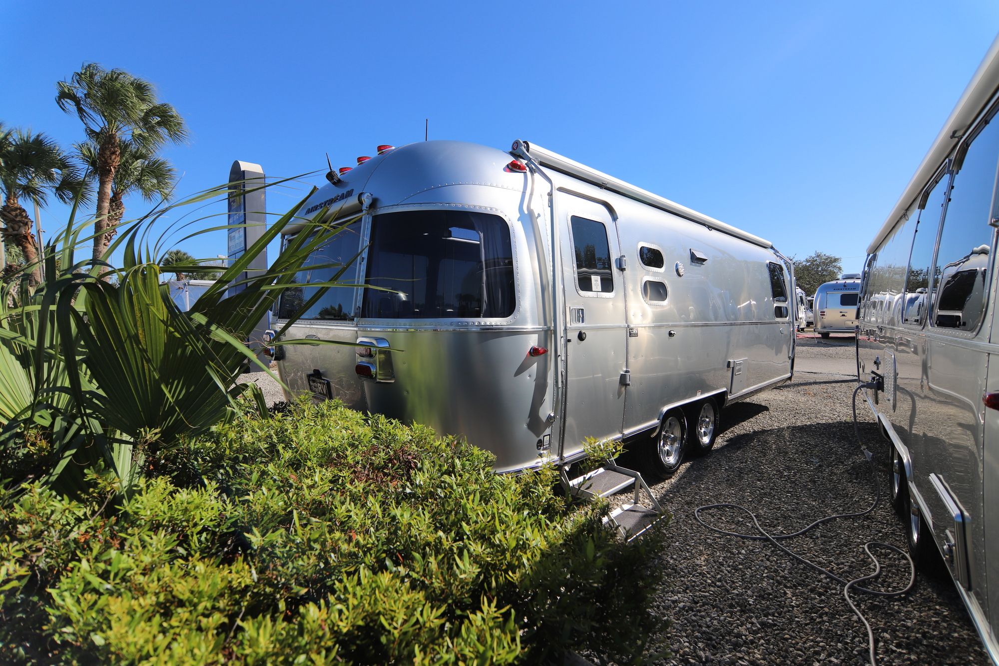 New 2019 Airstream Flying Cloud 27FB Travel Trailer  For Sale