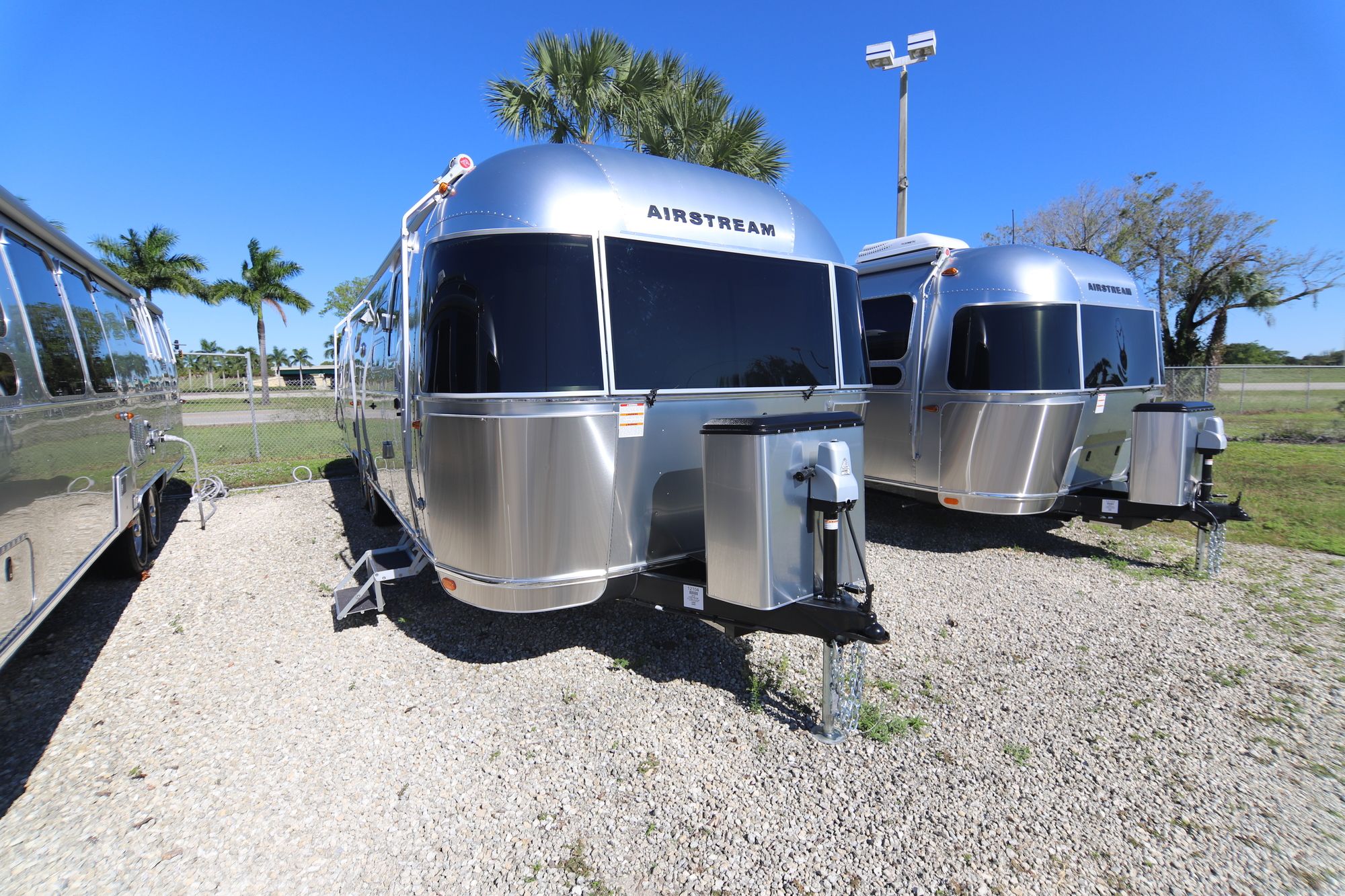 New 2019 Airstream Flying Cloud 30RB Travel Trailer  For Sale