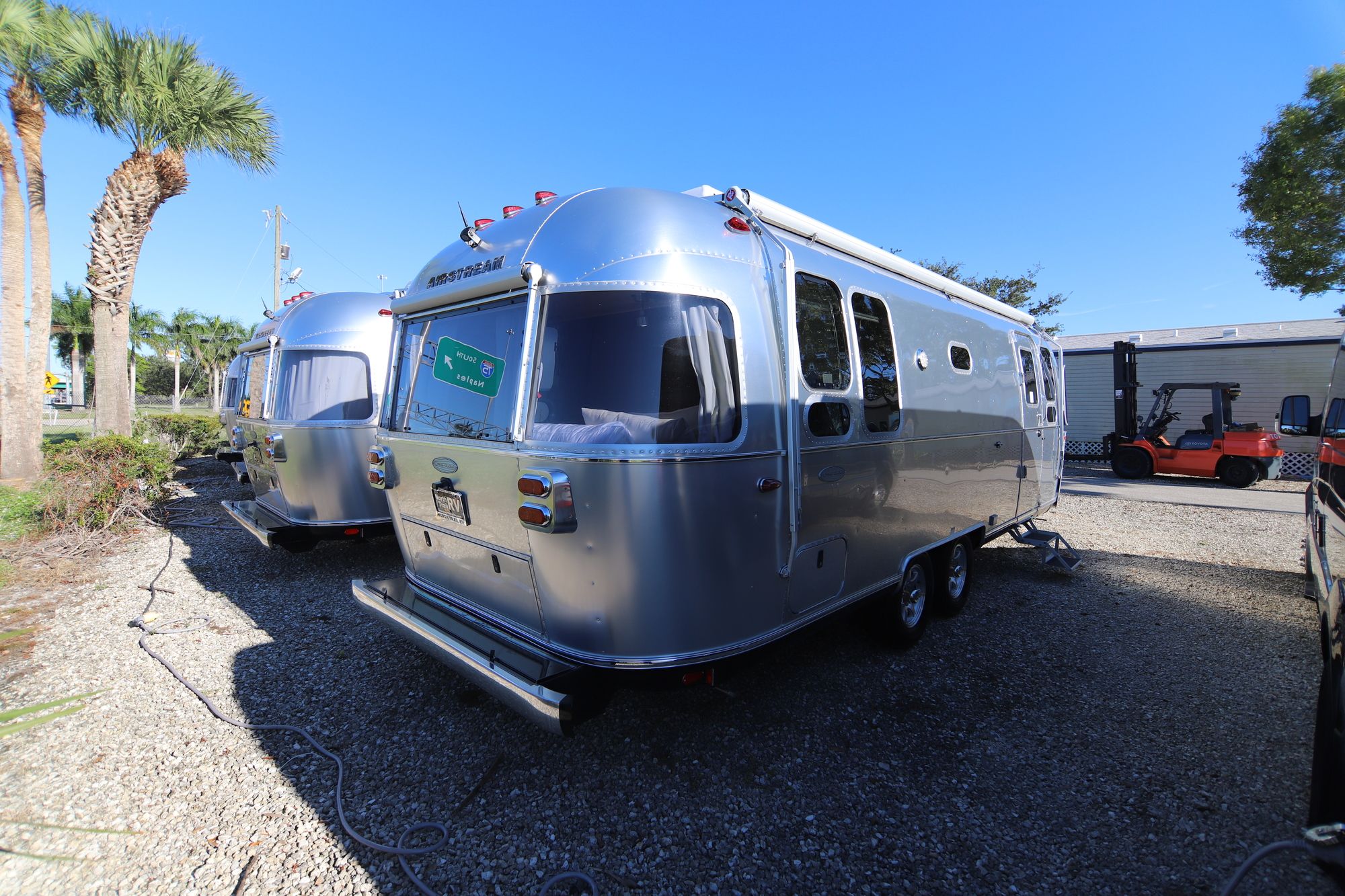 New 2019 Airstream Flying Cloud 26RB Travel Trailer  For Sale