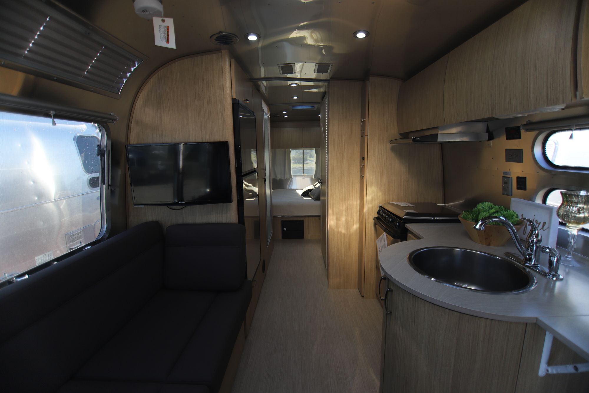 New 2019 Airstream Flying Cloud 25FB Travel Trailer  For Sale