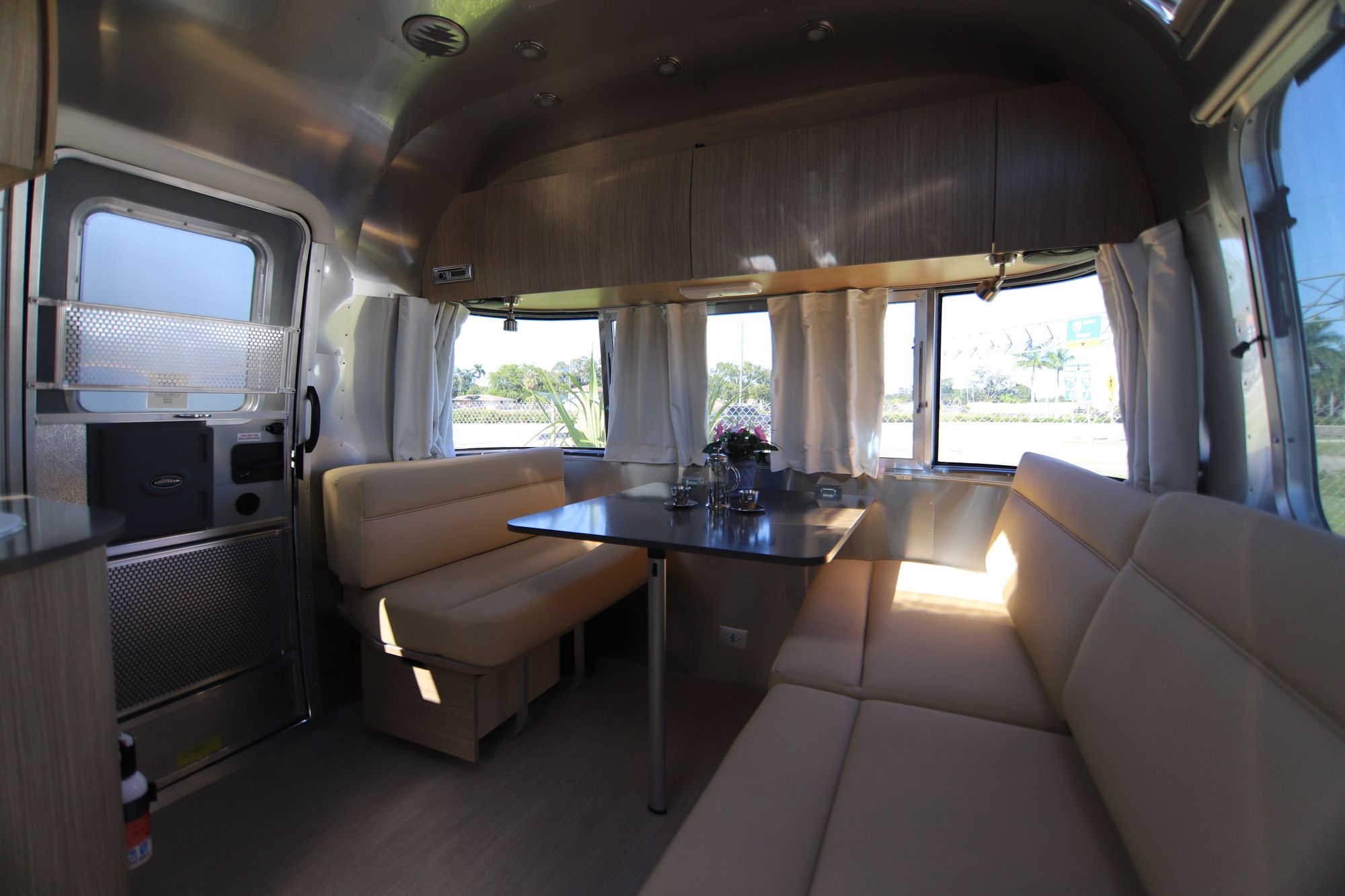 New 2019 Airstream Flying Cloud 27FB Travel Trailer  For Sale