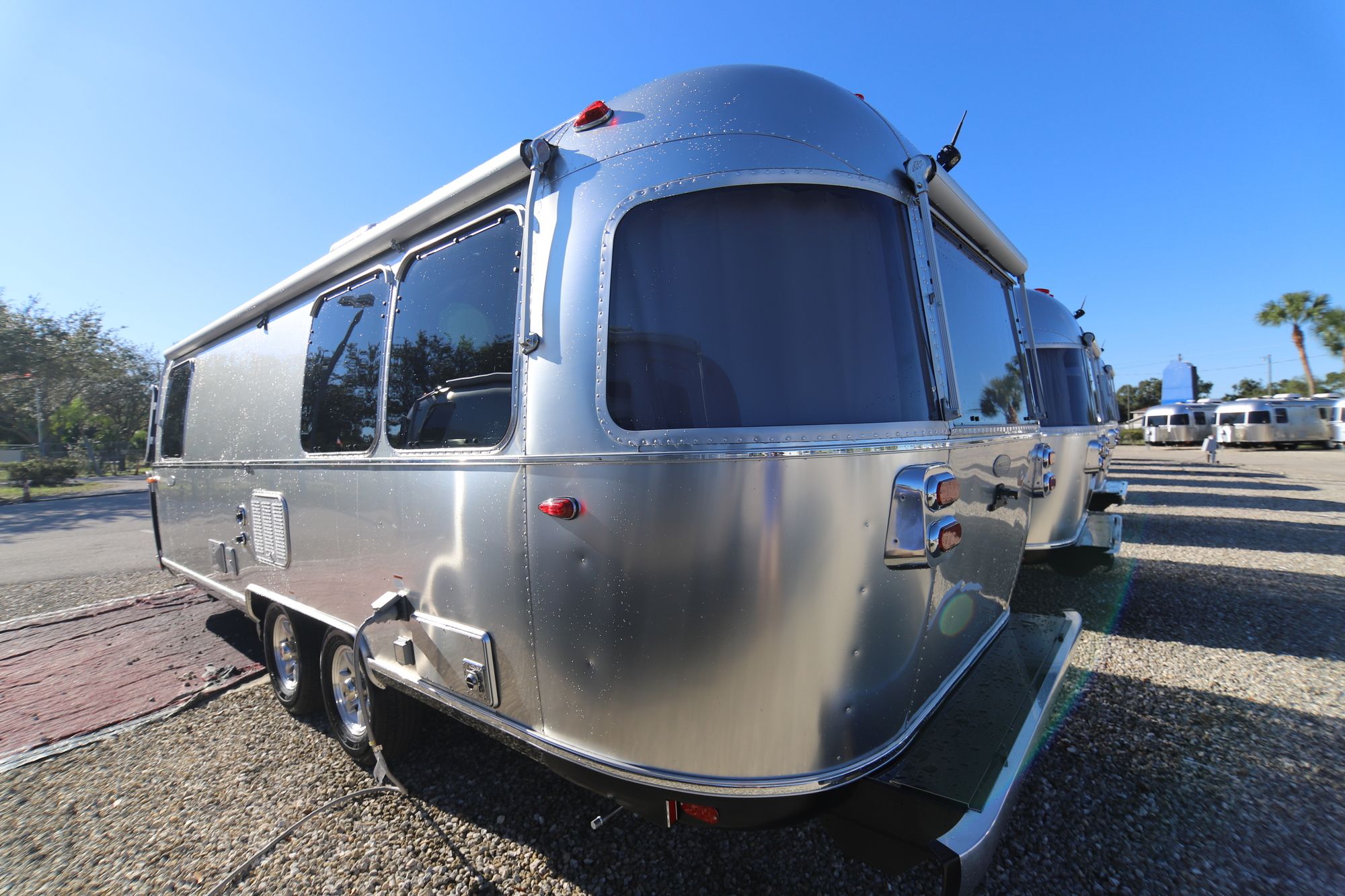 New 2019 Airstream Flying Cloud 25FB Travel Trailer  For Sale
