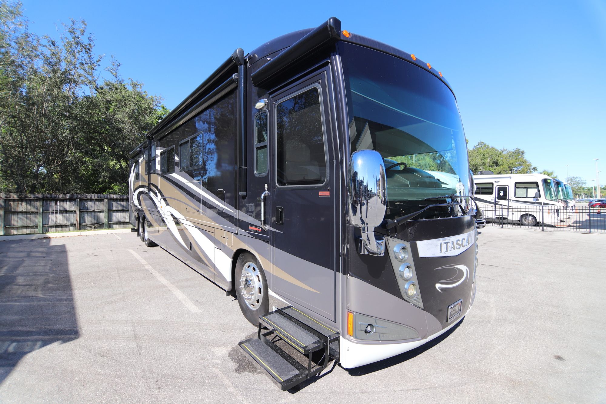 Used 2013 Itasca Ellipse 42GD Class A  For Sale