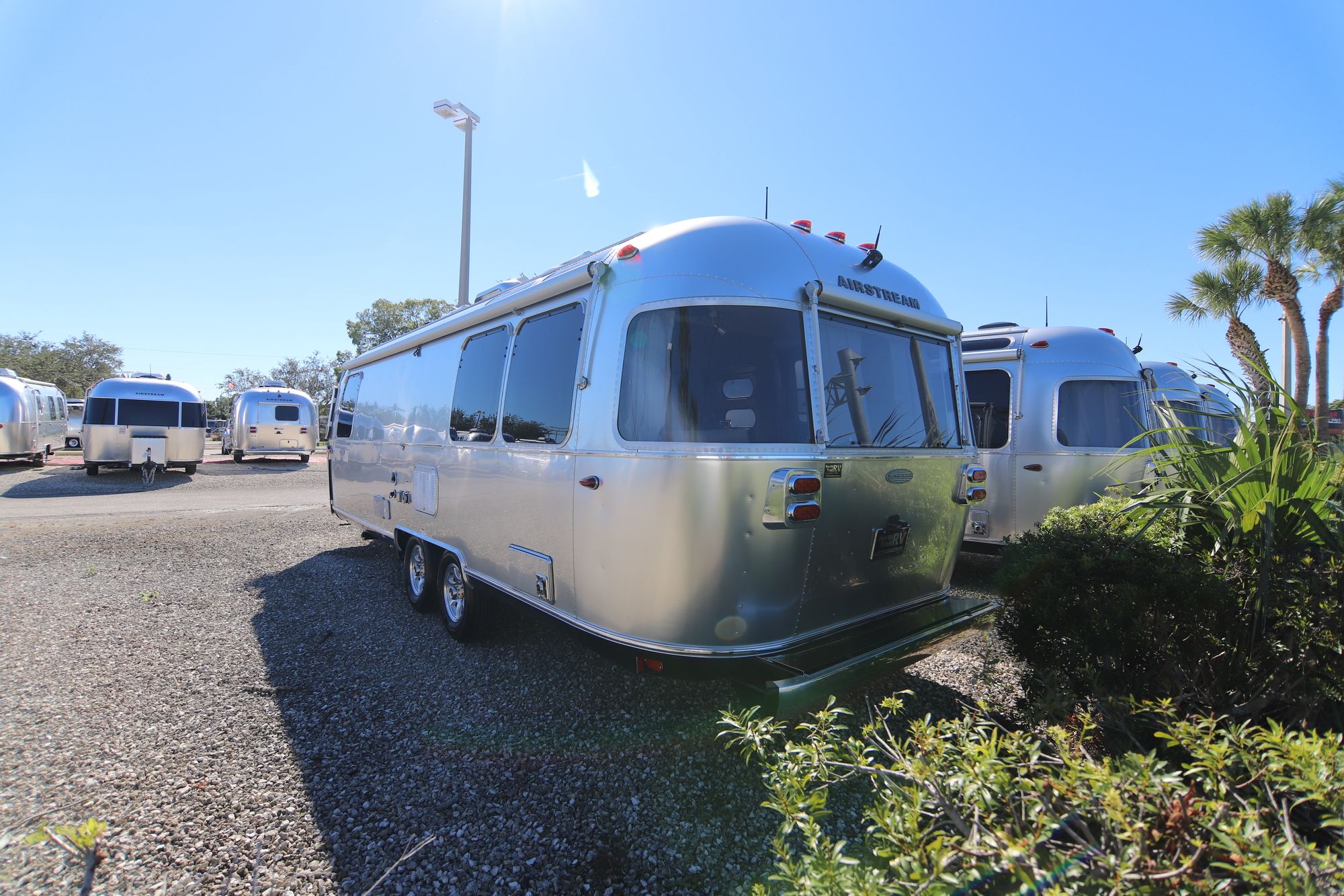 New 2019 Airstream Flying Cloud 27FB Travel Trailer  For Sale