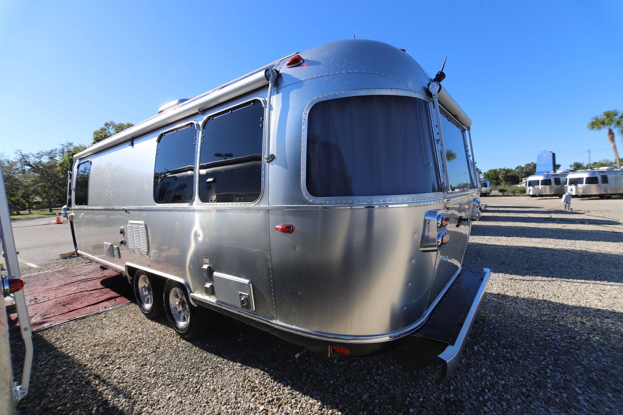 New 2019 Airstream Flying Cloud 25FB Travel Trailer  For Sale