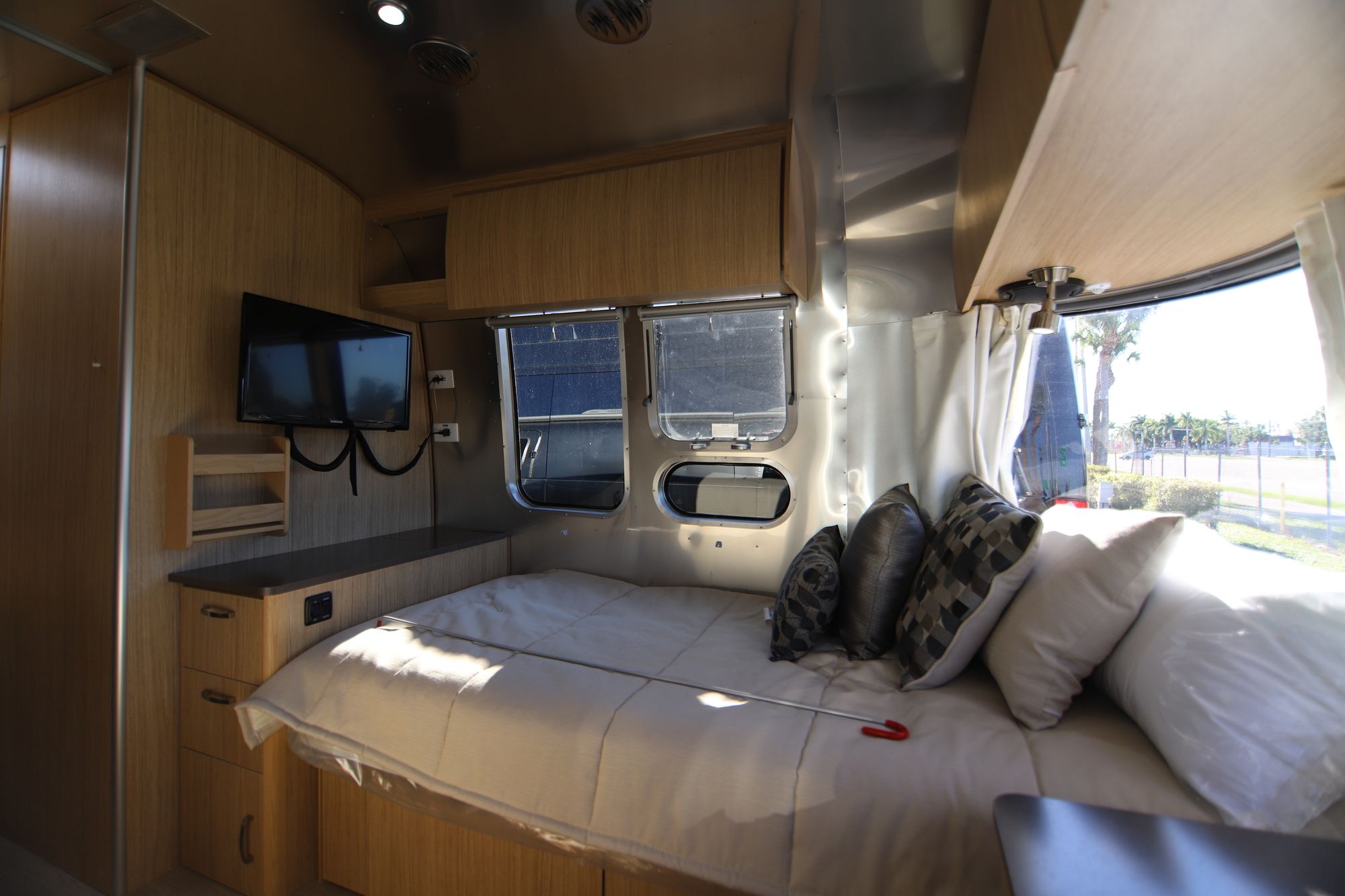 New 2019 Airstream Flying Cloud 26RB Travel Trailer  For Sale