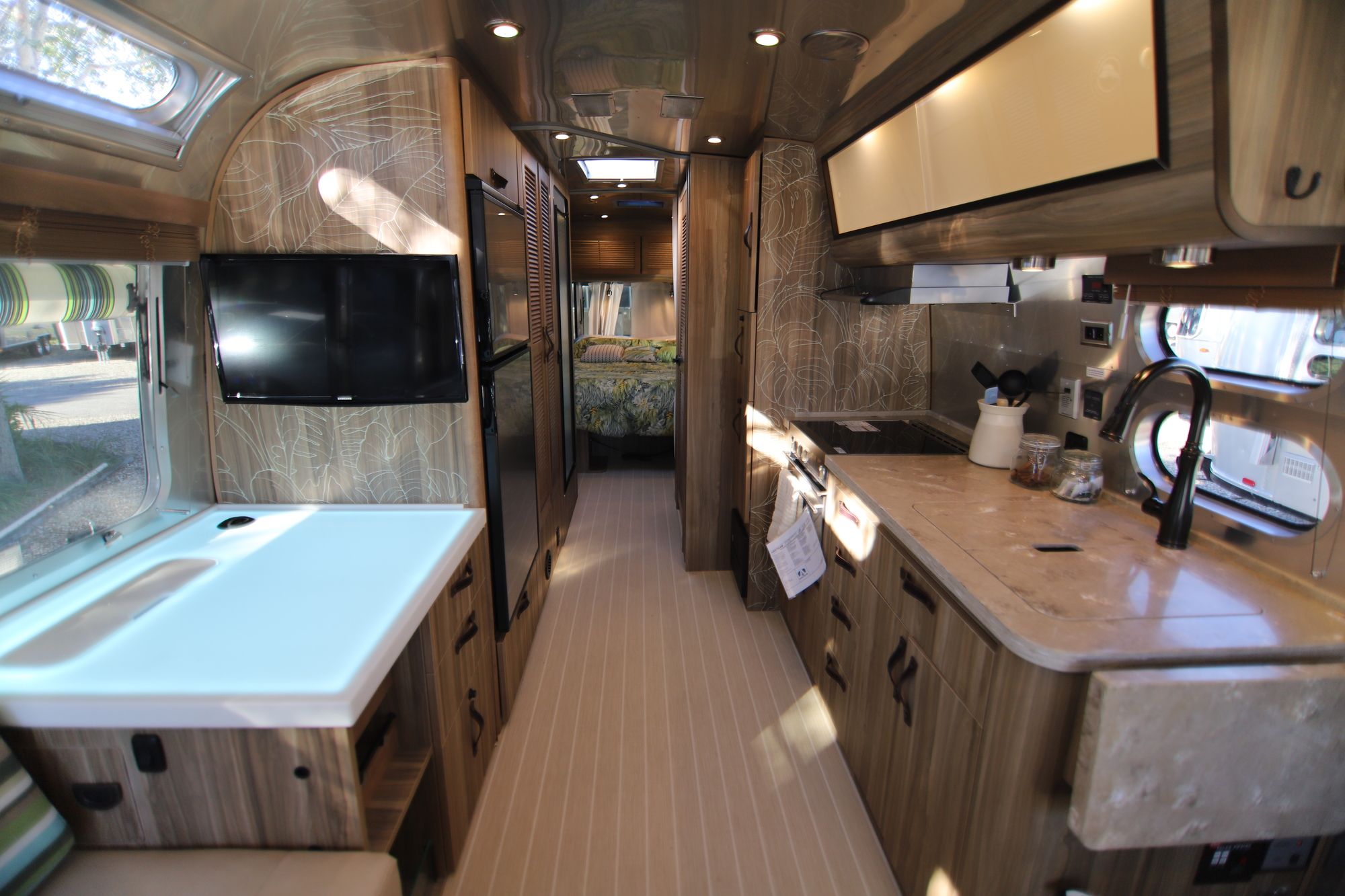 New 2019 Airstream Tommy Bahama 27FB Travel Trailer  For Sale