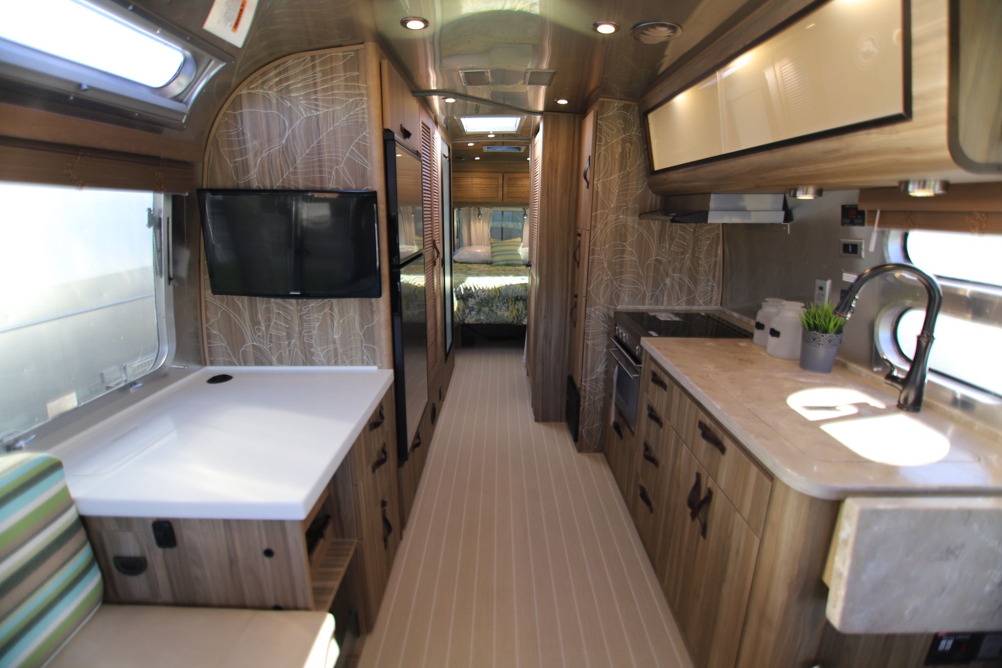 New 2019 Airstream Tommy Bahama 27FB Travel Trailer  For Sale