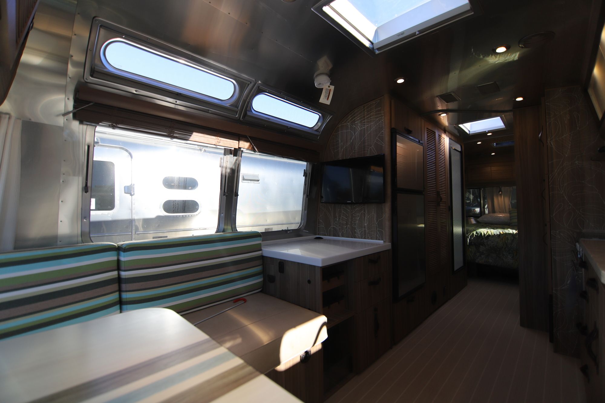 New 2019 Airstream Tommy Bahama 27FB Travel Trailer  For Sale