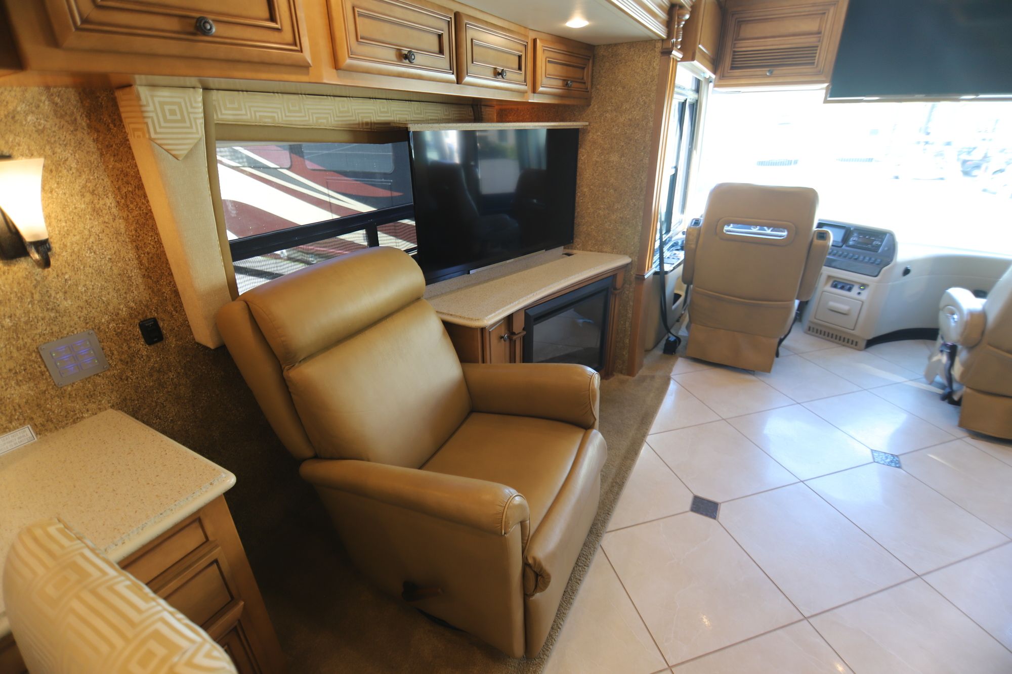 Used 2014 Newmar Dutch Star 4369 Class A  For Sale