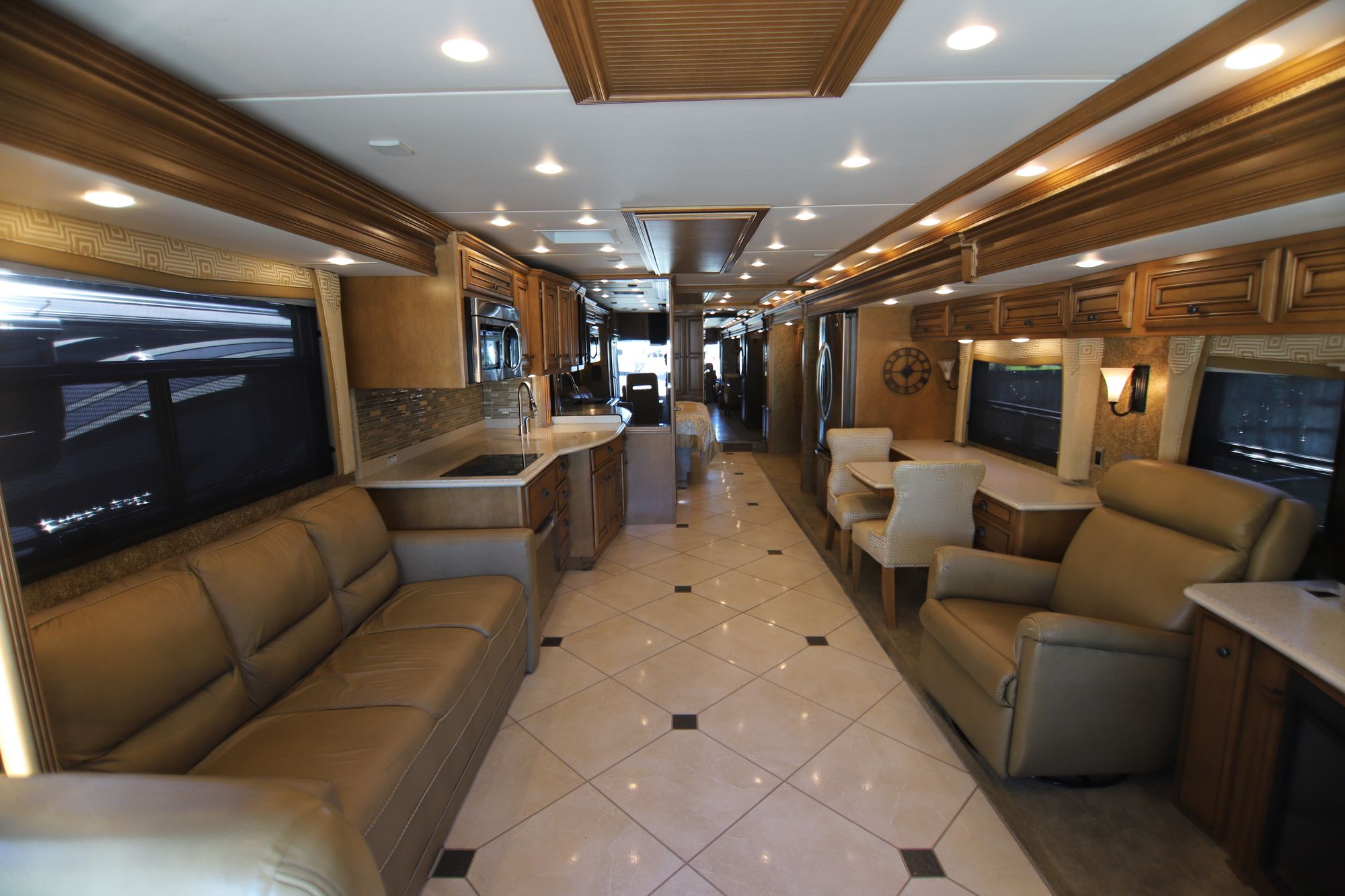 Used 2014 Newmar Dutch Star 4369 Class A  For Sale