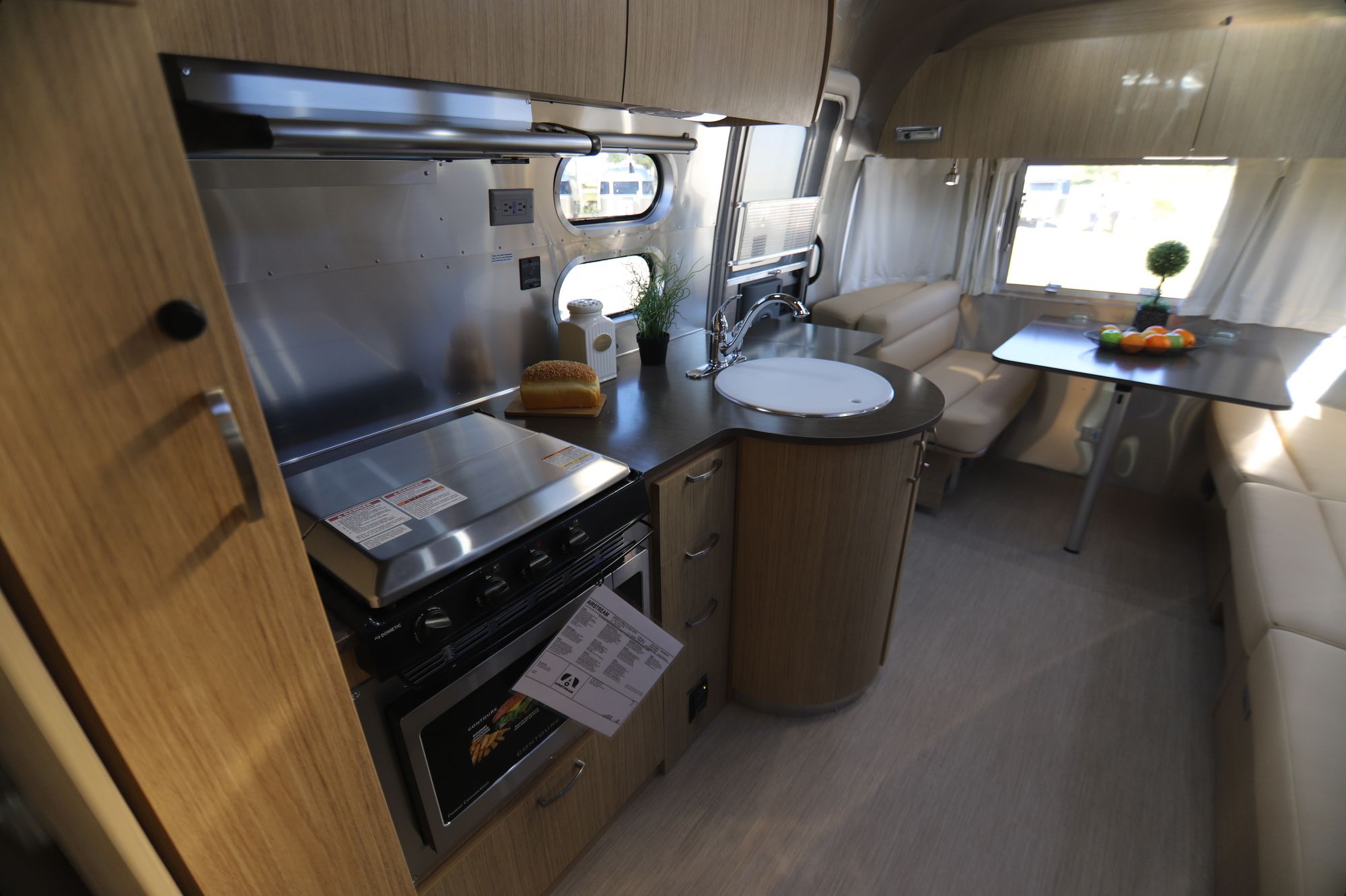 New 2019 Airstream Flying Cloud 25FB Travel Trailer  For Sale