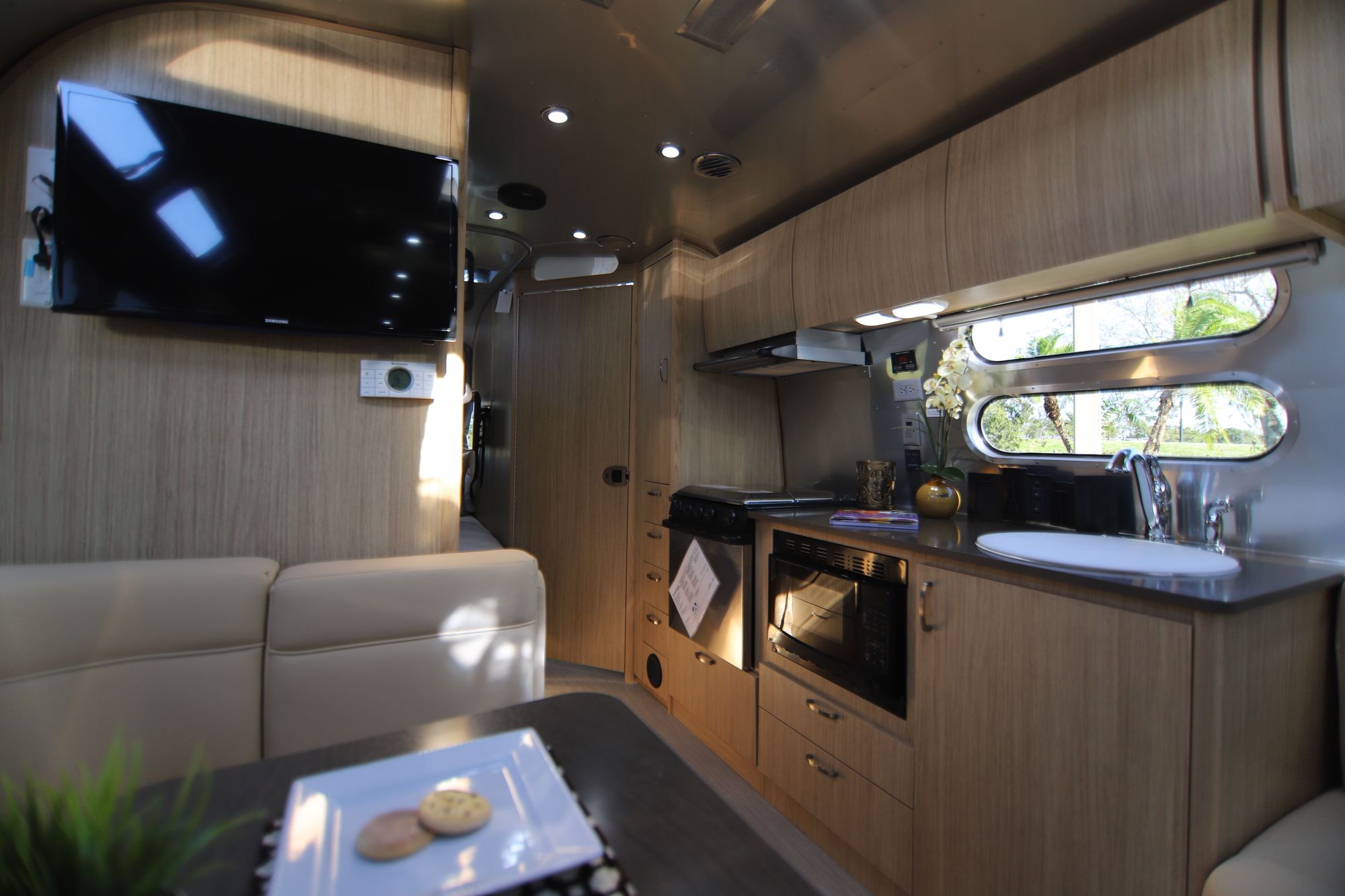 New 2019 Airstream Flying Cloud 30FB Travel Trailer  For Sale