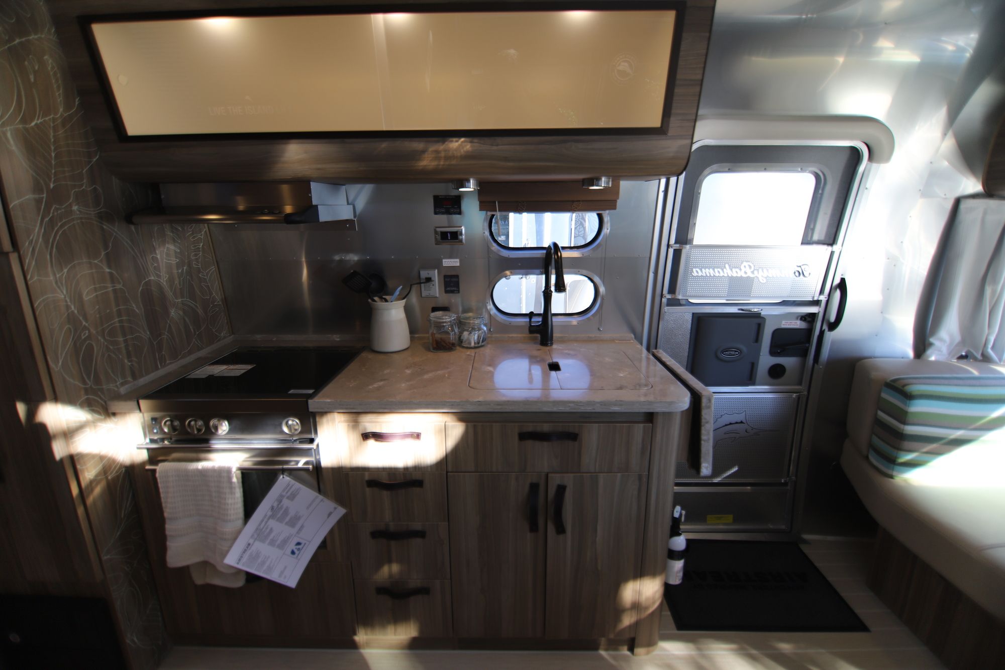 New 2019 Airstream Tommy Bahama 27FB Travel Trailer  For Sale